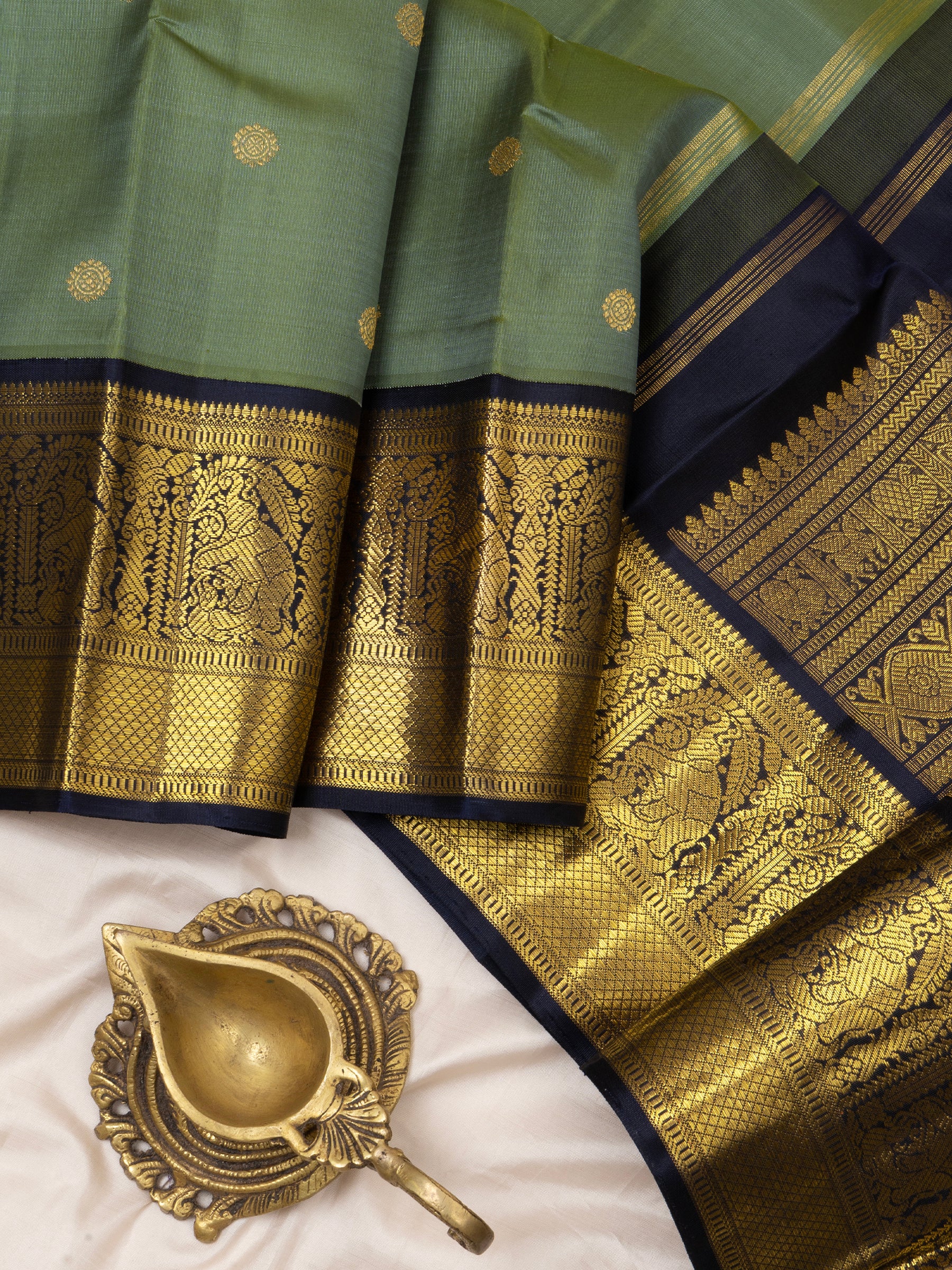 Dual tone green Korvai / Kanjipuram Saree CLSA6757
