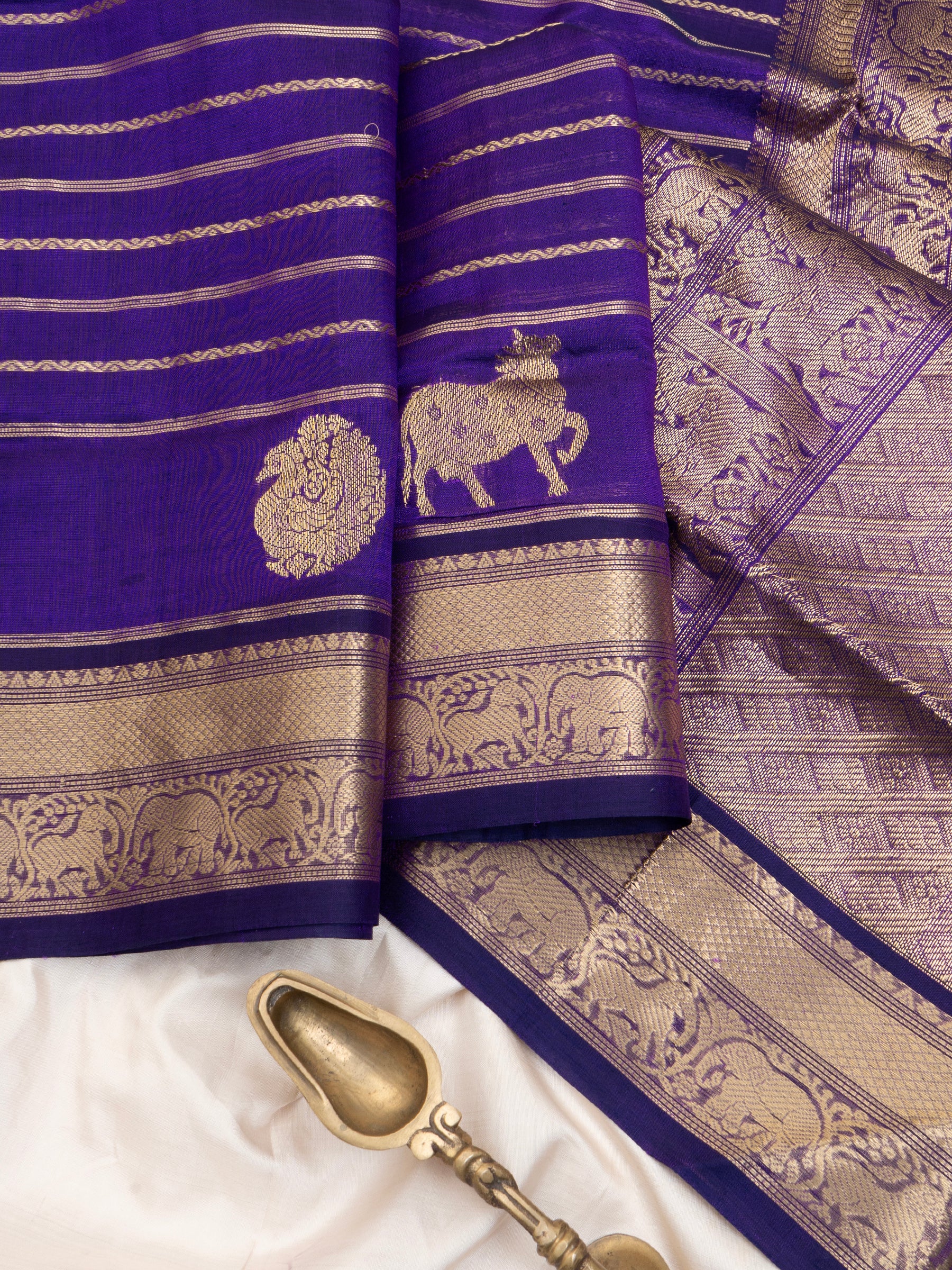 Violet komatha and annam bettu butta/ Silk Cotton Saree CLSA6820