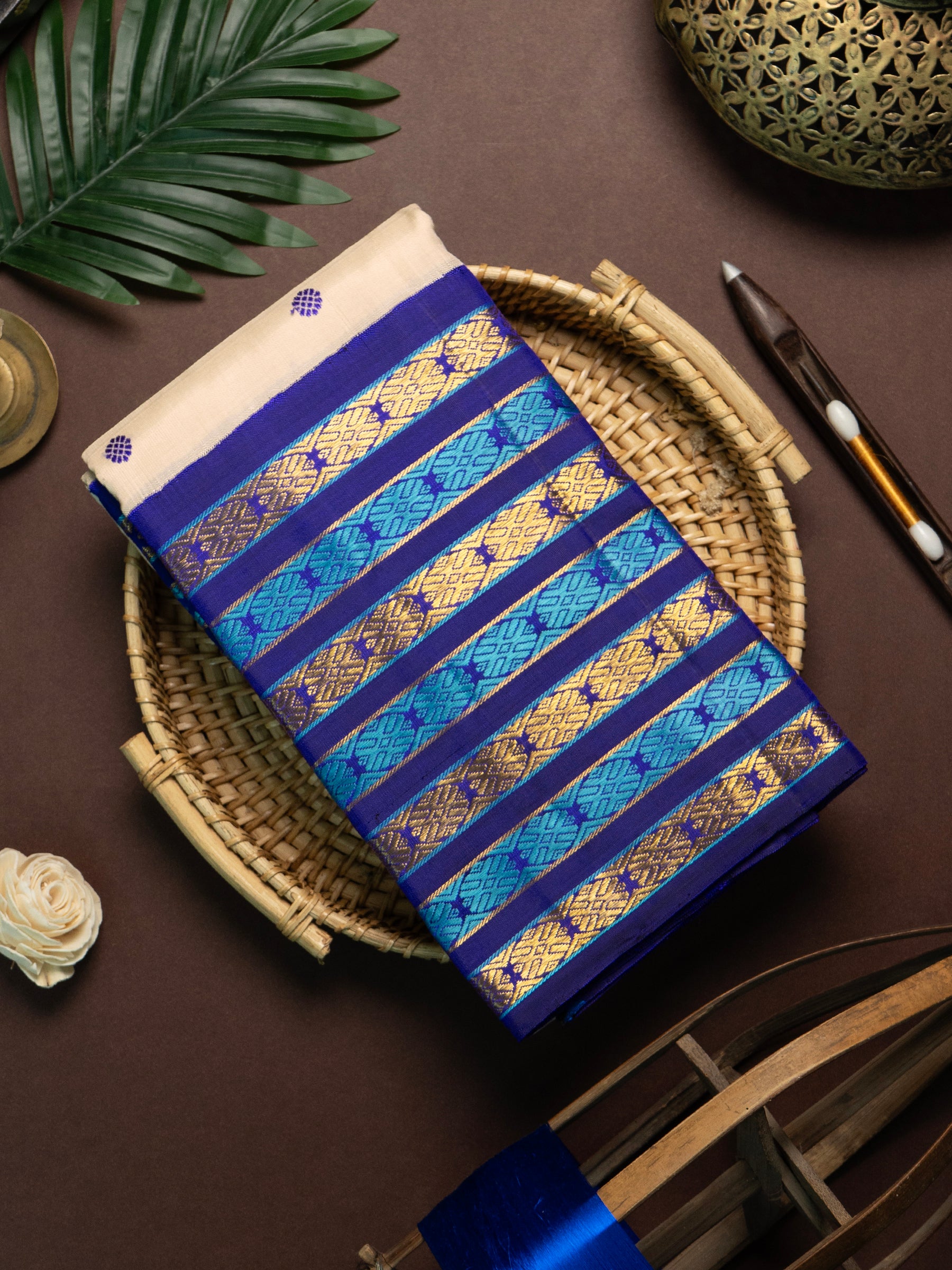 Offwhite varisapet border kai korvai/ Kanjipuram Saree CLSA6977