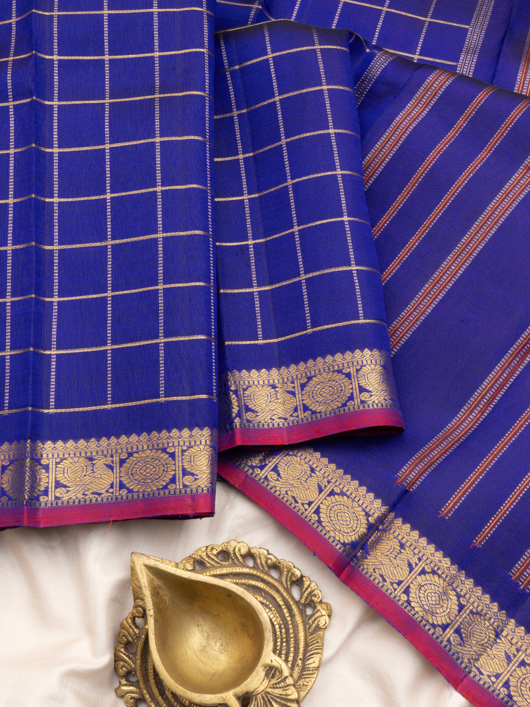 Royal blue zari kattam annam and chakram border/ Kanjipuram Silk Saree CLSA7017