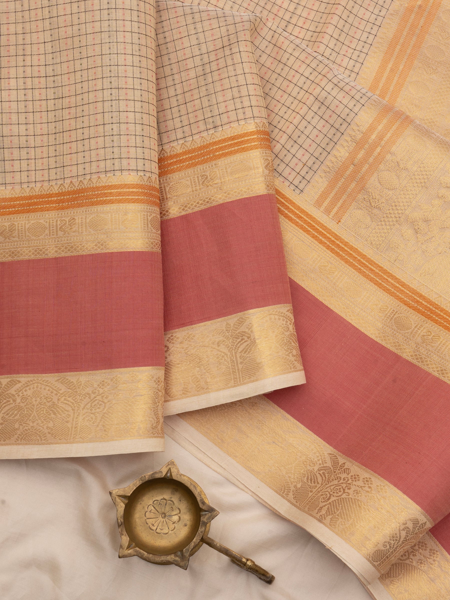 Creme lakshambutta butta / Silk Cotton Saree CLSA7273