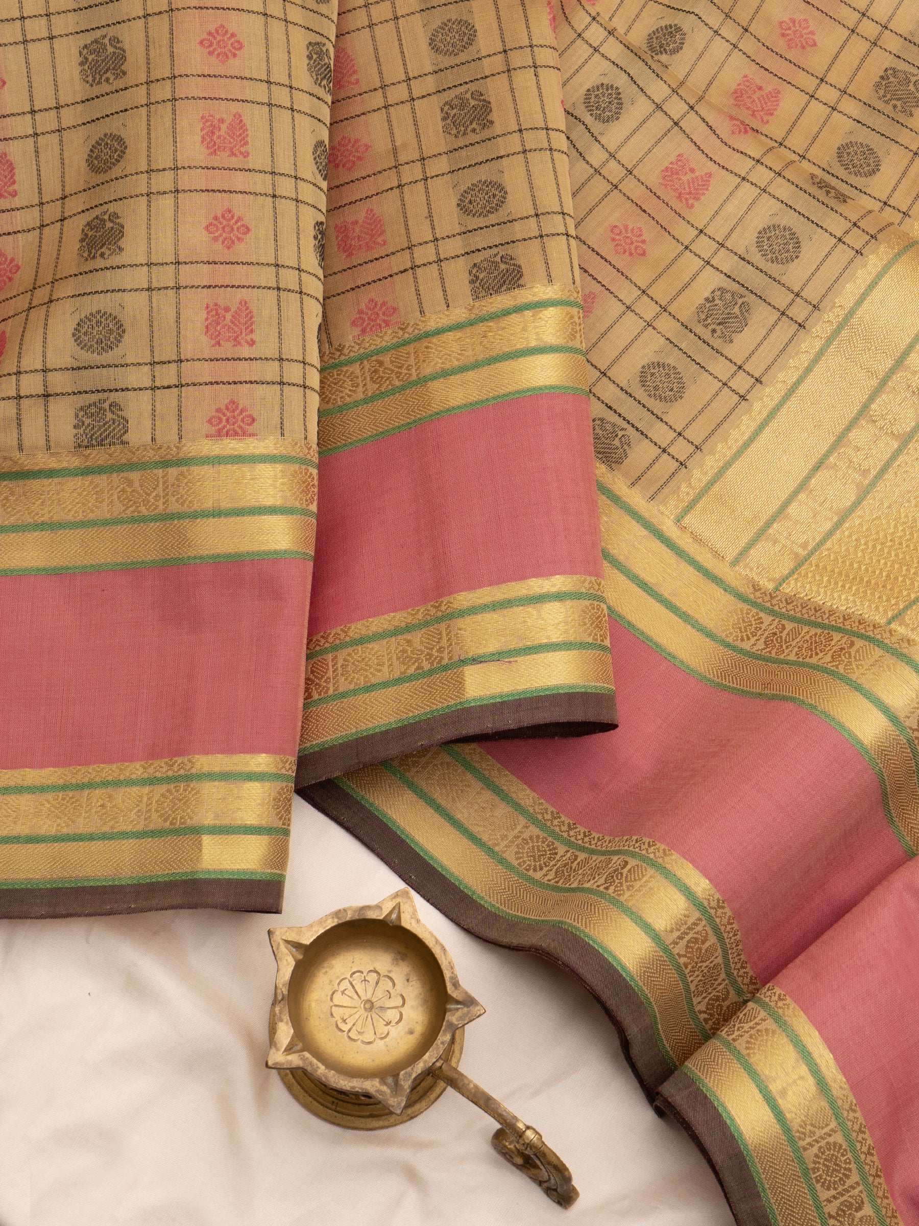 Beige kattam multi butta / Silk Cotton Saree CLSA7318