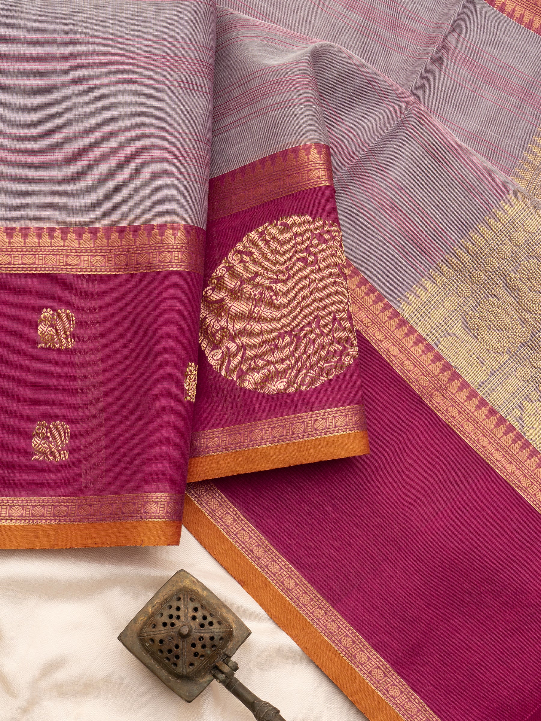 Grey and pink border butta / Silk Cotton Saree CLSA8105