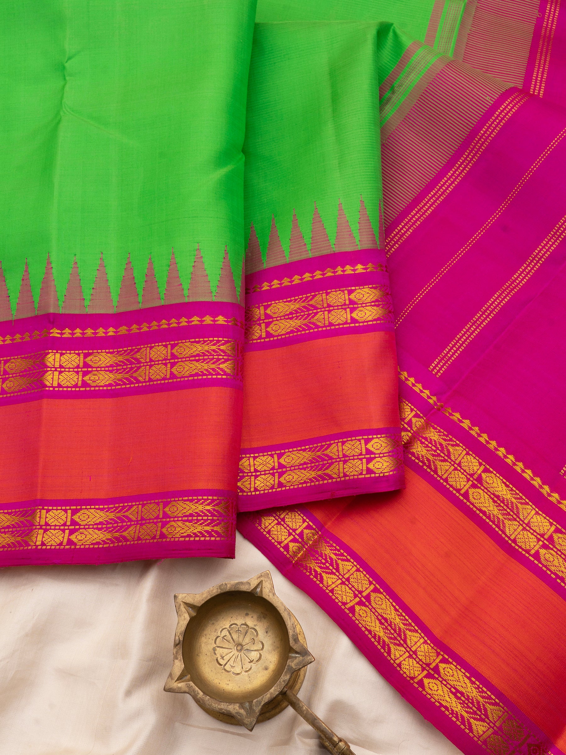 Green and orange/pink korvai / Arani Silk Saree CLSA9048
