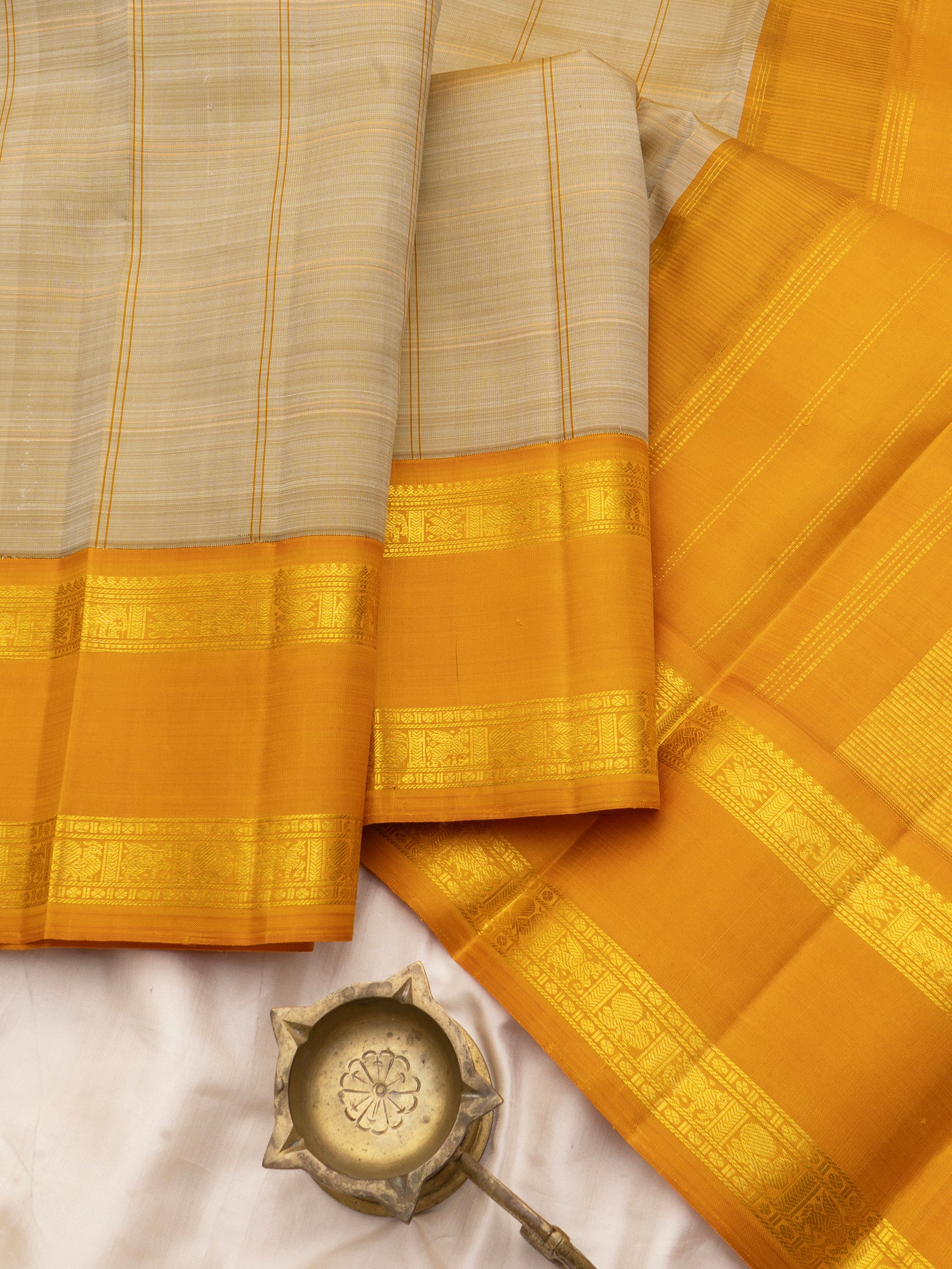Beige kattam and mustard yellow rettapet border/ Arani Silk Saree CLSA9050