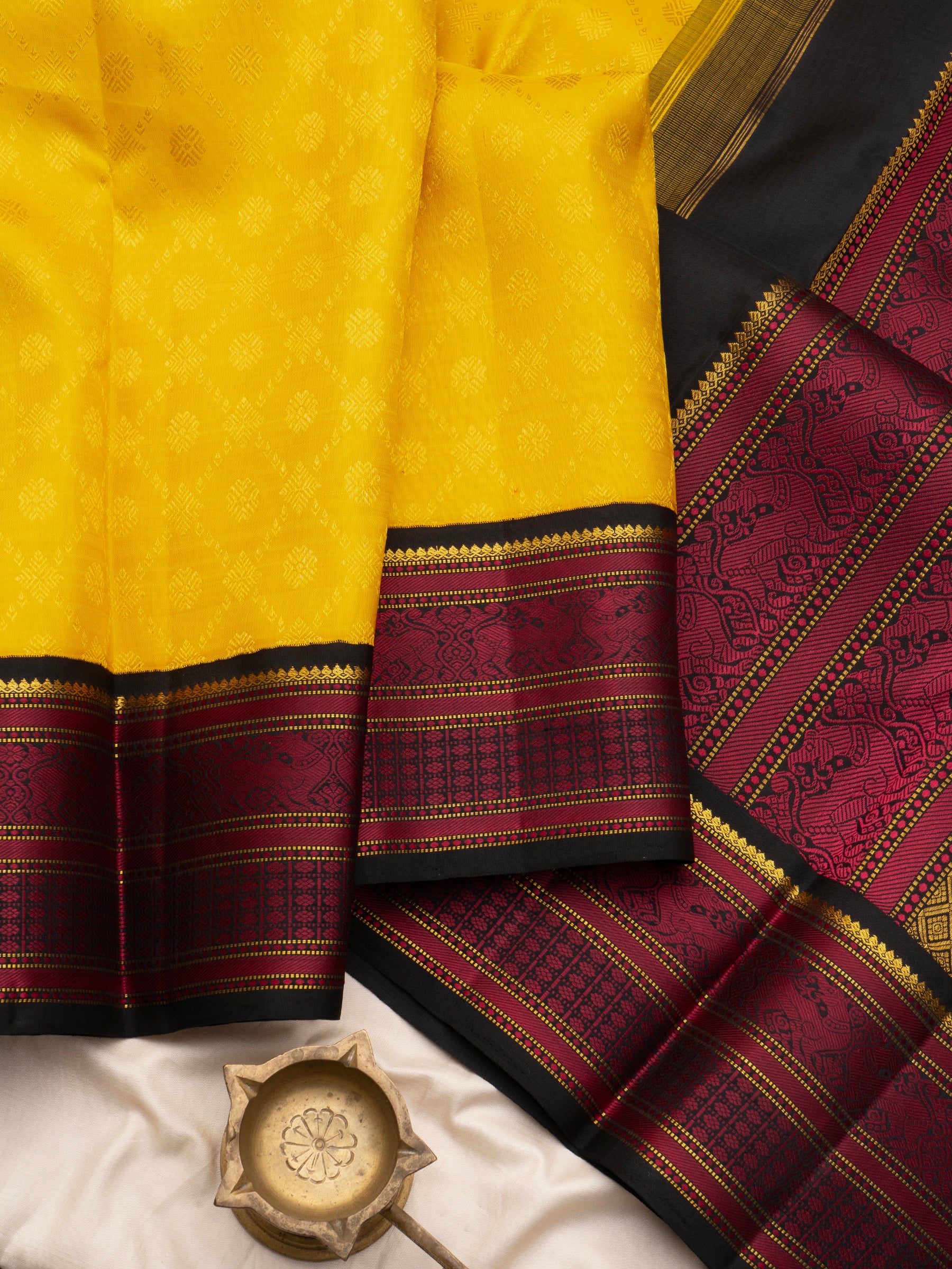 Yellow jacquard body work / Arani Silk Saree CLSA9215