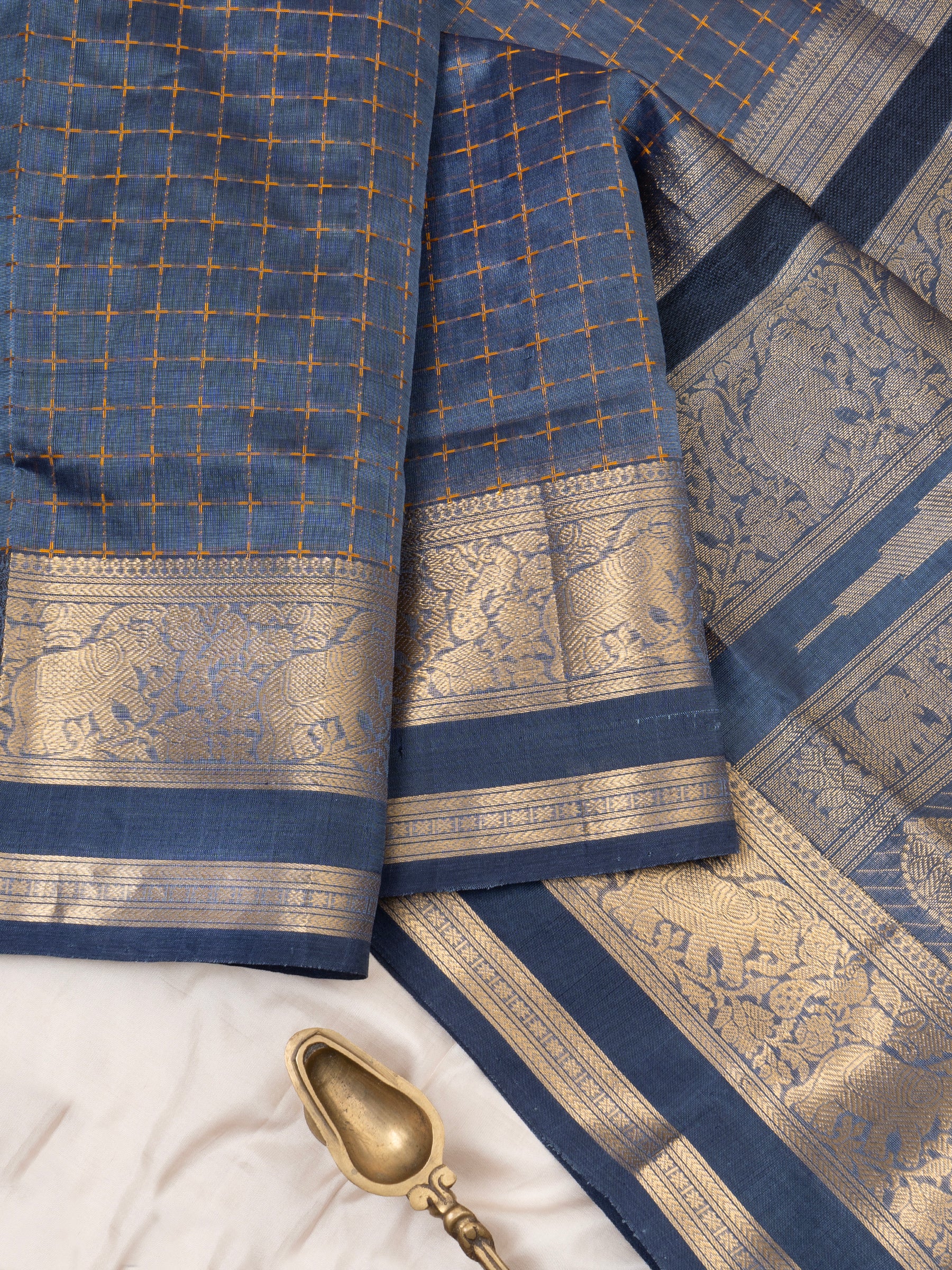 Grey plus butta /Silk Cotton Saree CLSA9700