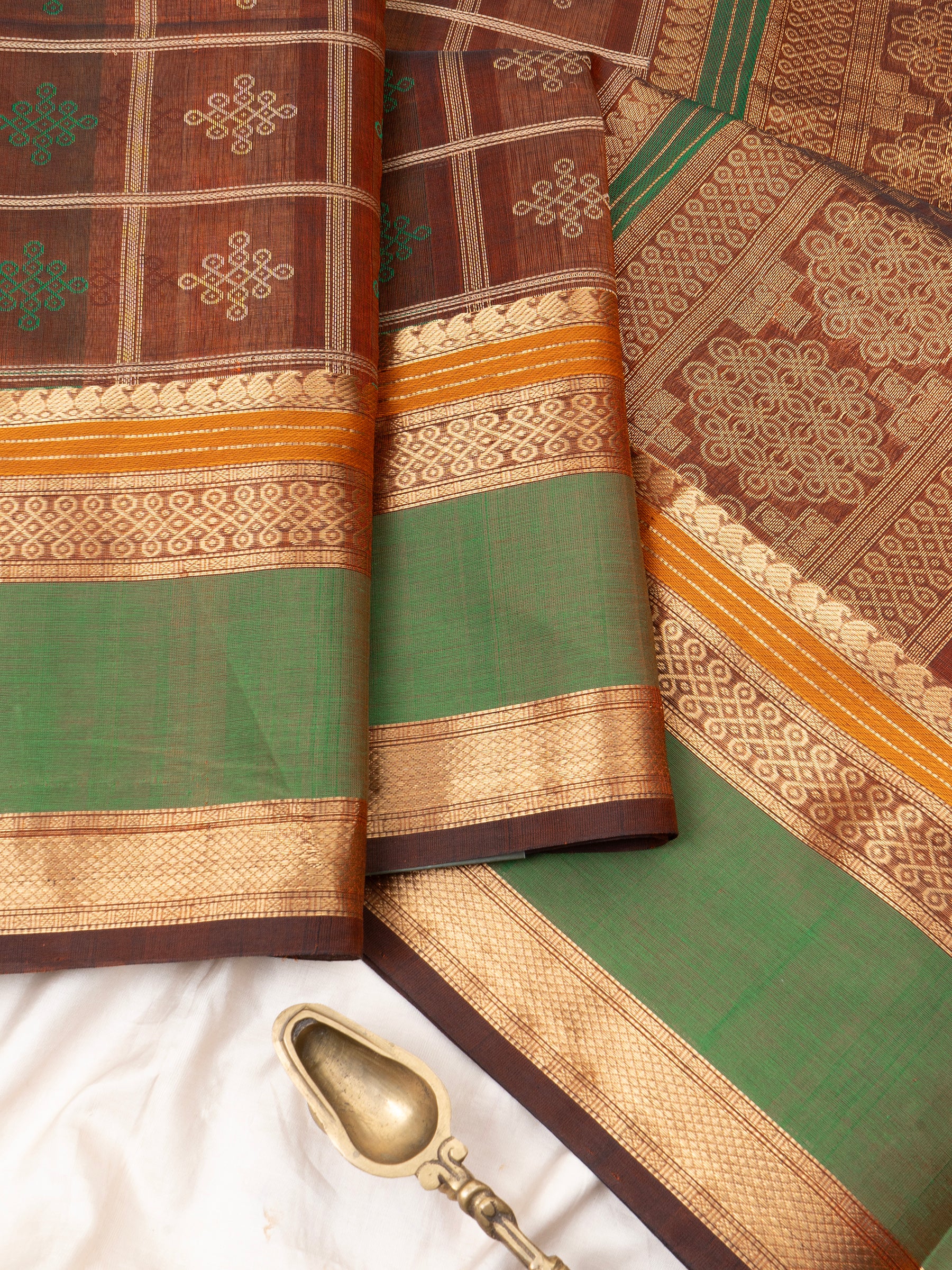 Maanthulir kattam kolam butta/ Silk Cotton Saree CLSA9724