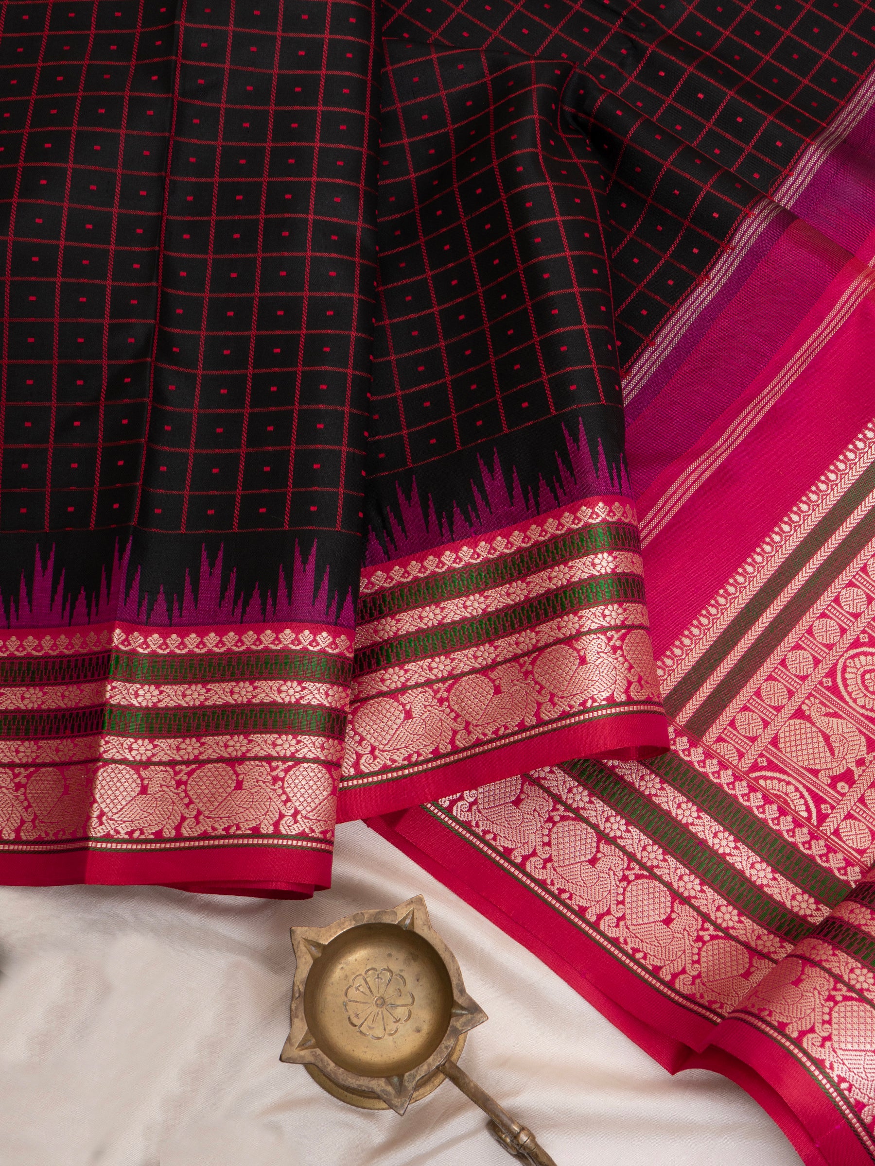 Black and pink kattam / Special Edition Silk CLSA9846