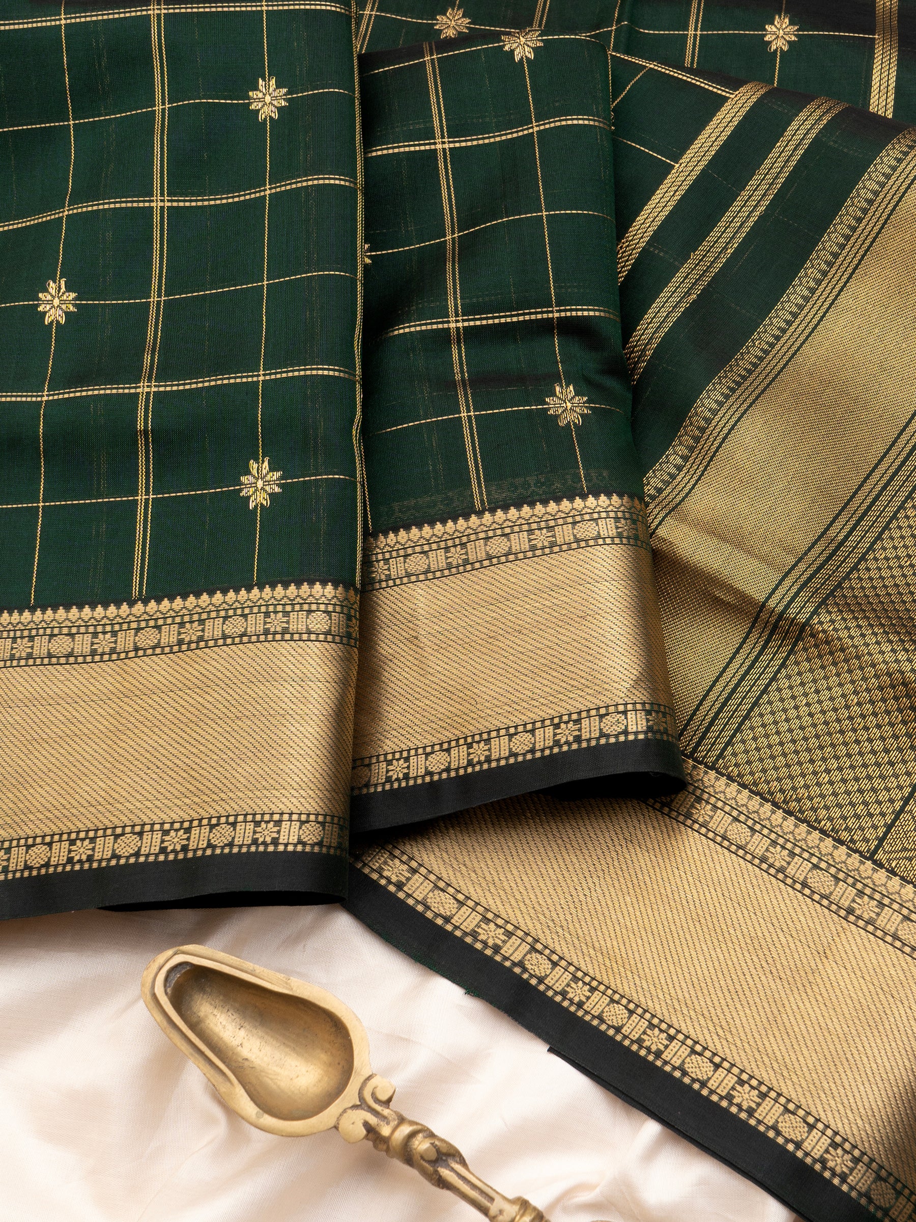 Dark green kattam butta / Premium Silk Cotton Saree CLSA10906