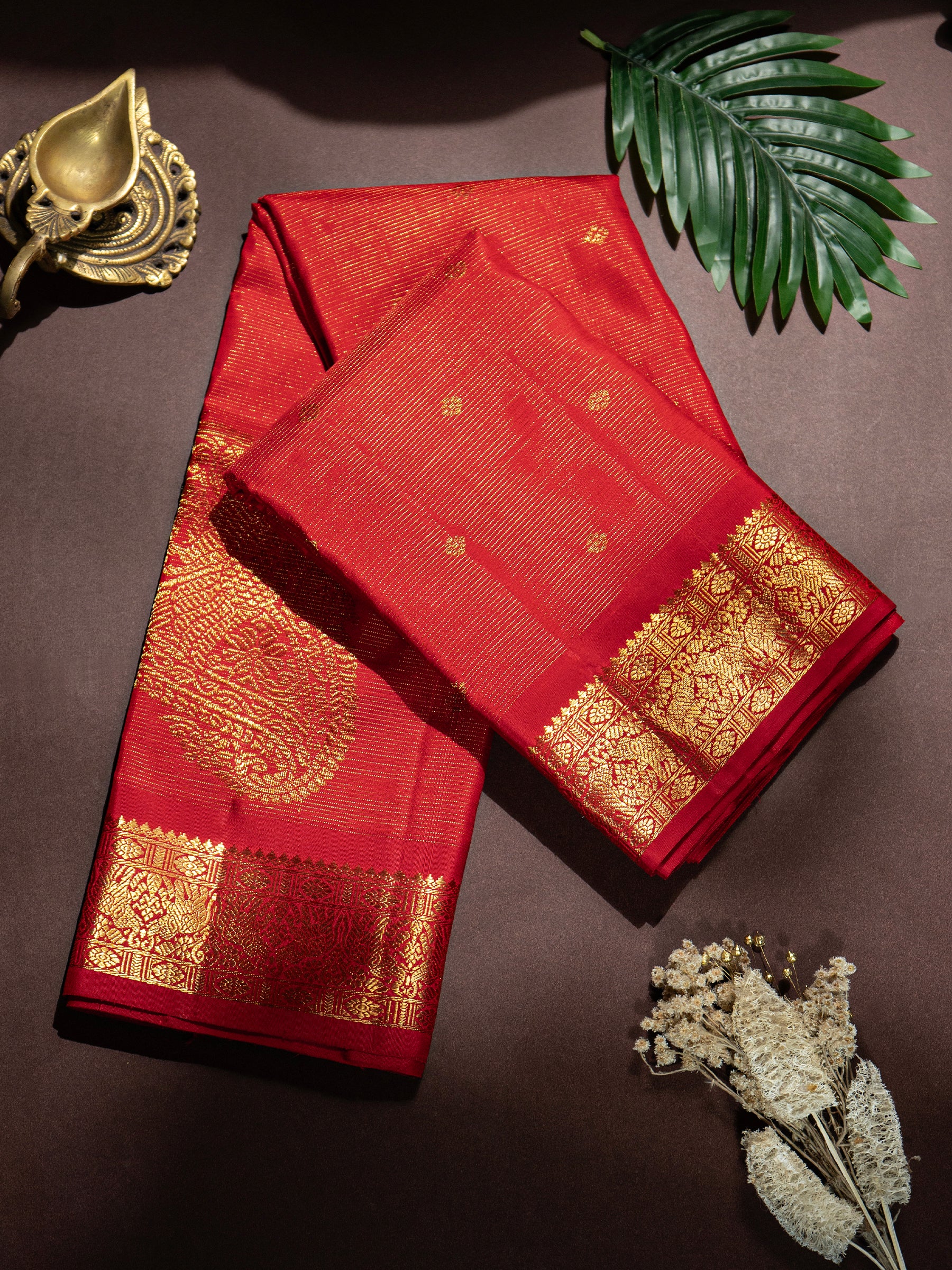 Red master woven Vairaoosi / Kanjipuram Silk Saree CLSA7995