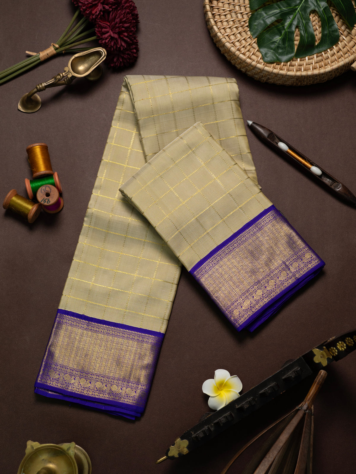 Offwhite shot golden zari kattam and ink blue kai korvai / Kanjipuram Silk Saree CLSA690