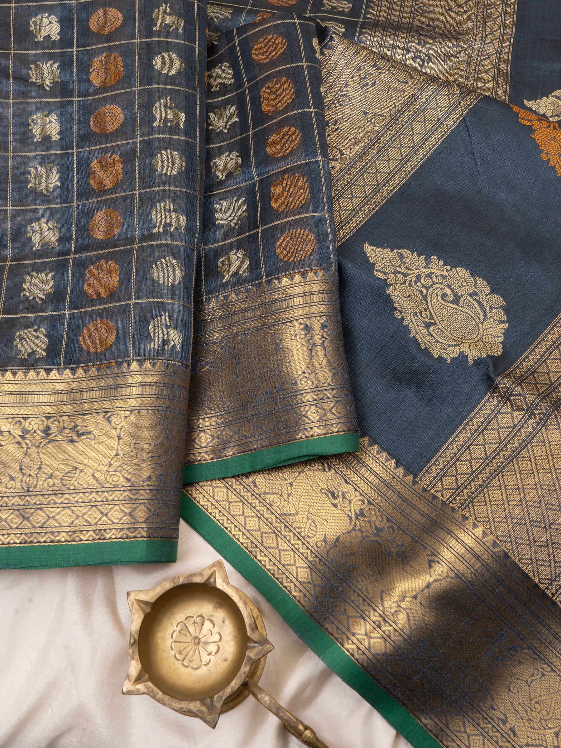 Grey multi butta / Silk Cotton Saree CLSA5237