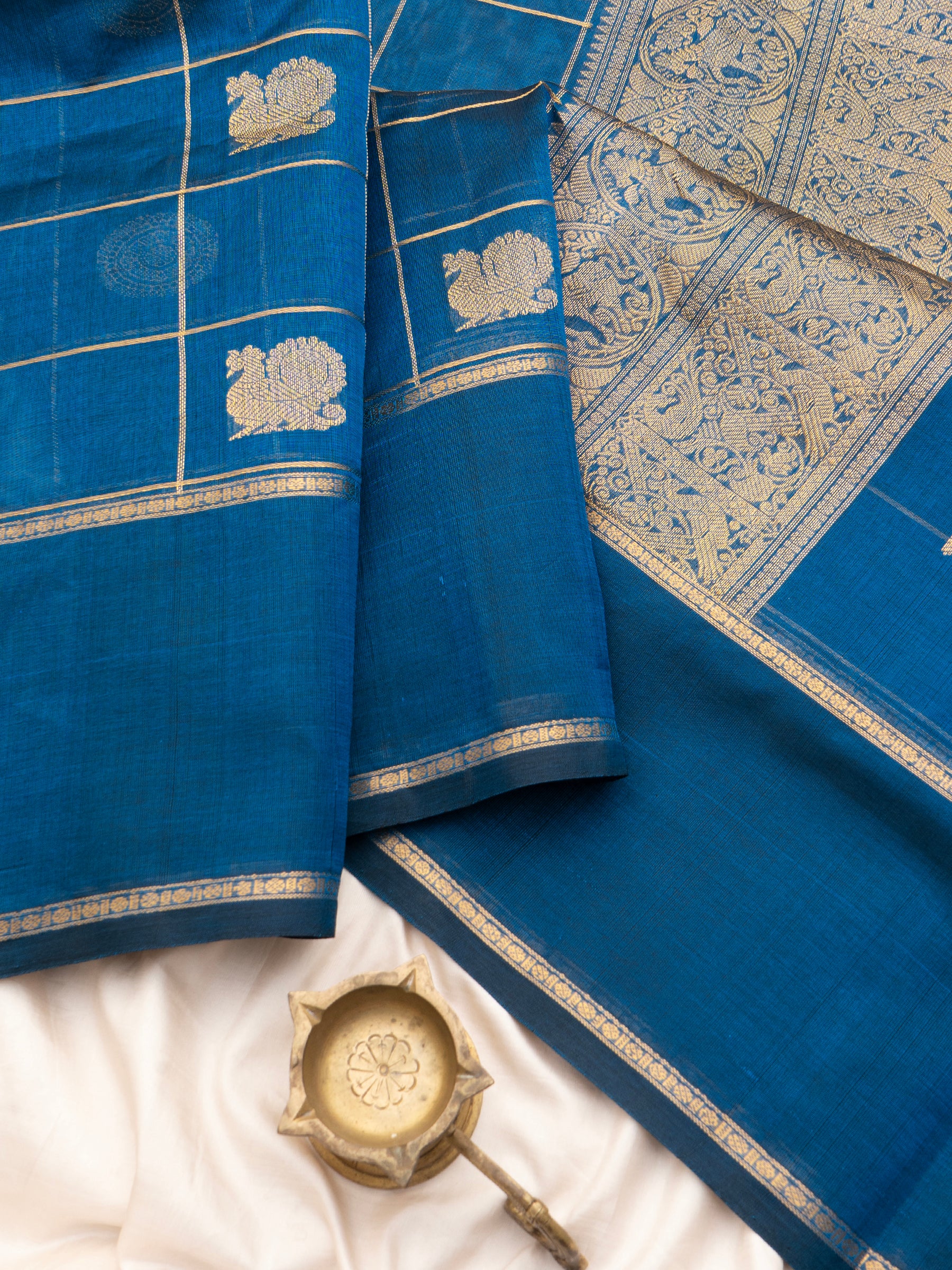 Mayilkazhuthu blue kattam annam butta / Silk Cotton Saree CLSA8332