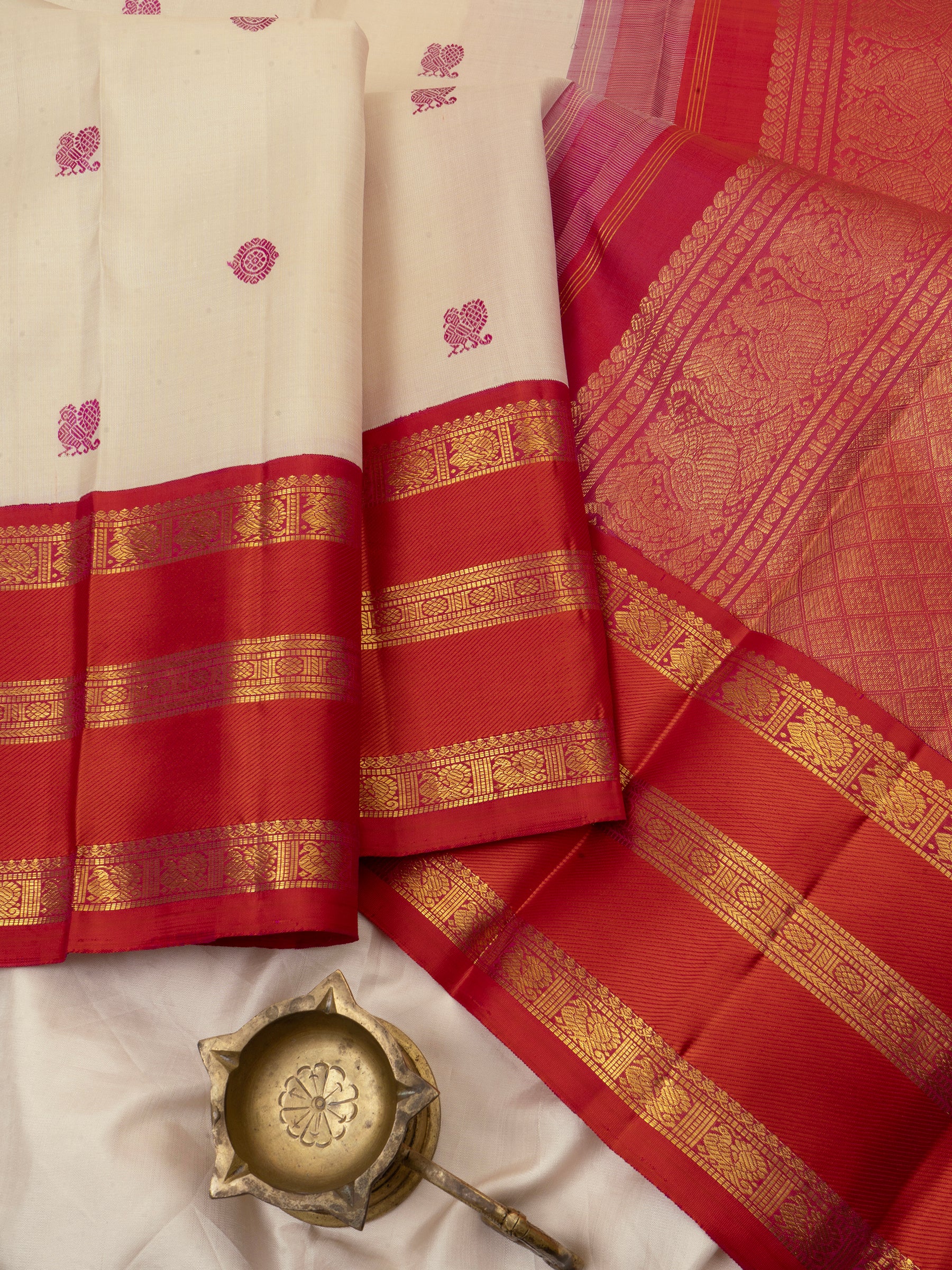 Off white triple pet / Arani Silk Saree CLSA6693