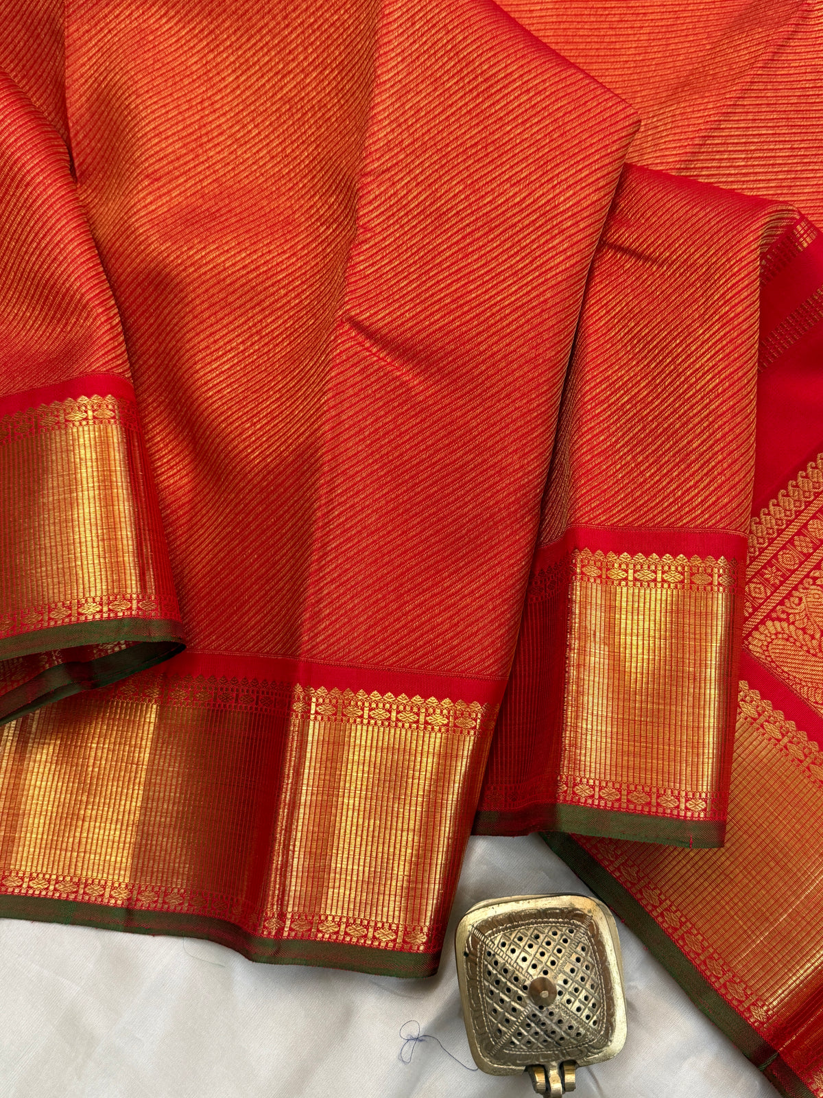 Navarathri - Day 4 Red Colour pure Zari Lehariya getti border /Kanjipuram silk sree Clsa5408