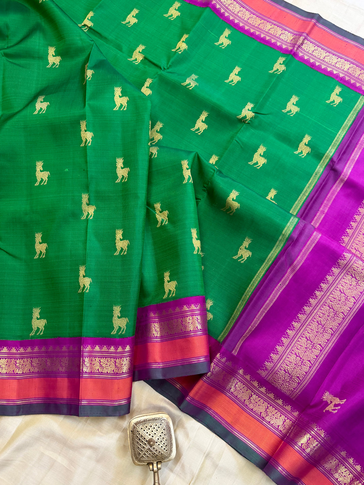 Colours of Navarathri green maan Butta Korvai  / pure Kanjipuram silk