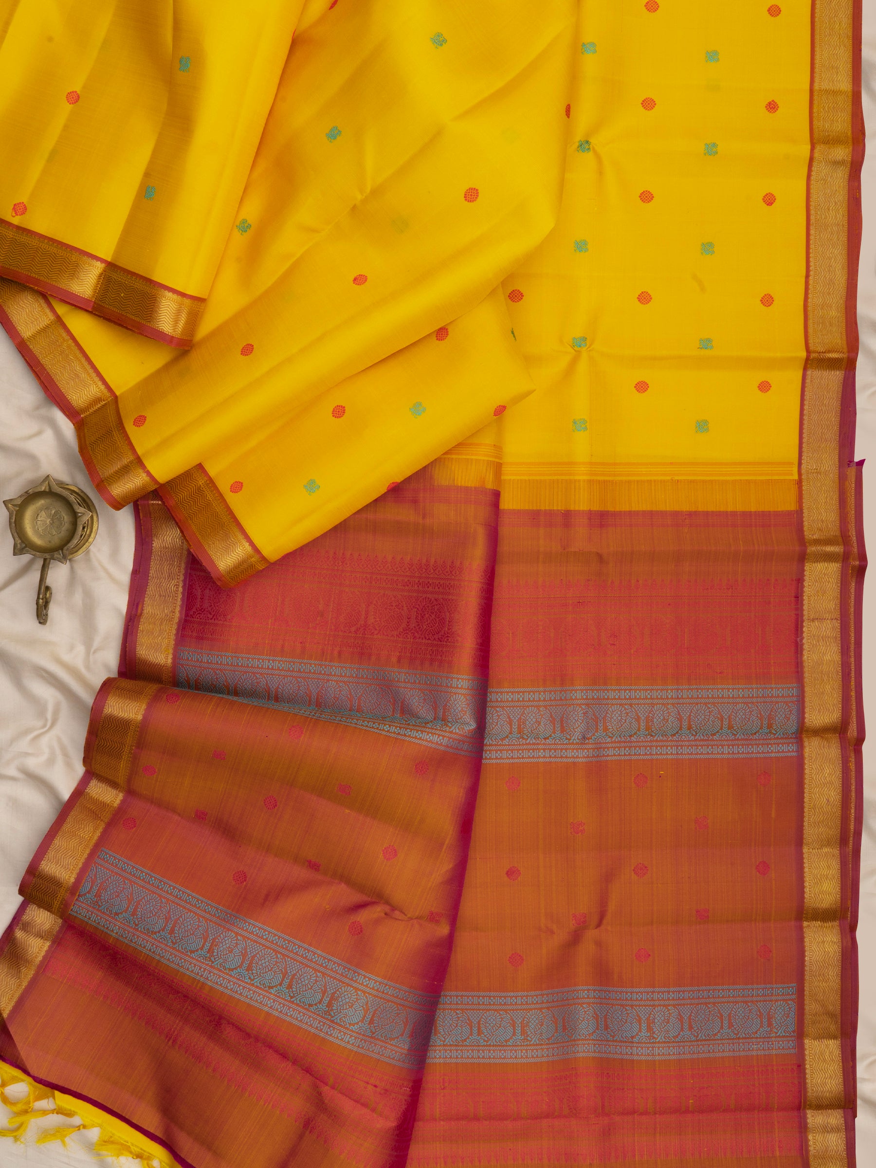 Yellow thread butta / Kanjipuram Silk Saree CLSA10006