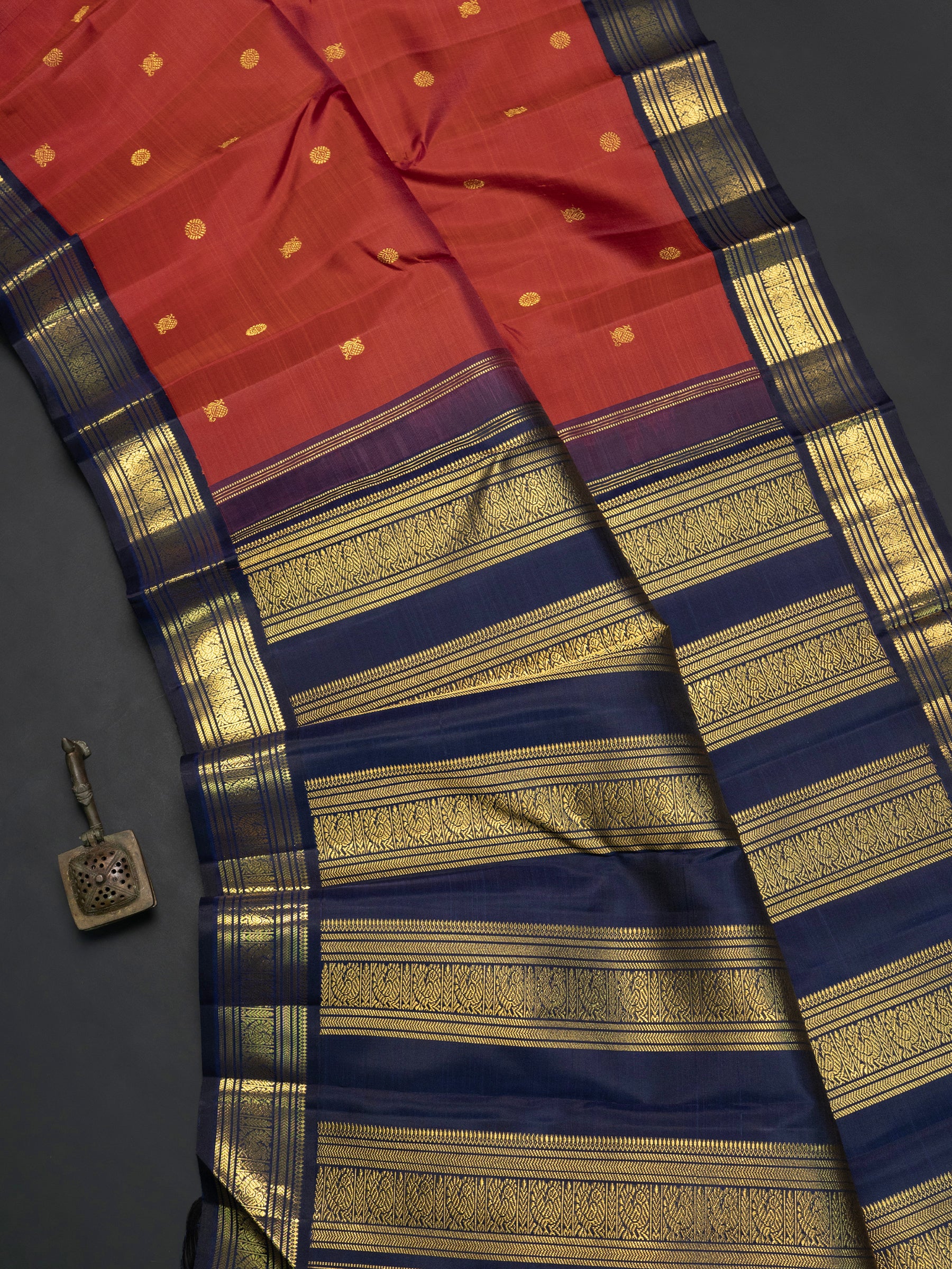Rust Korvai dark blue border Kanjipuram Saree CLSA10046