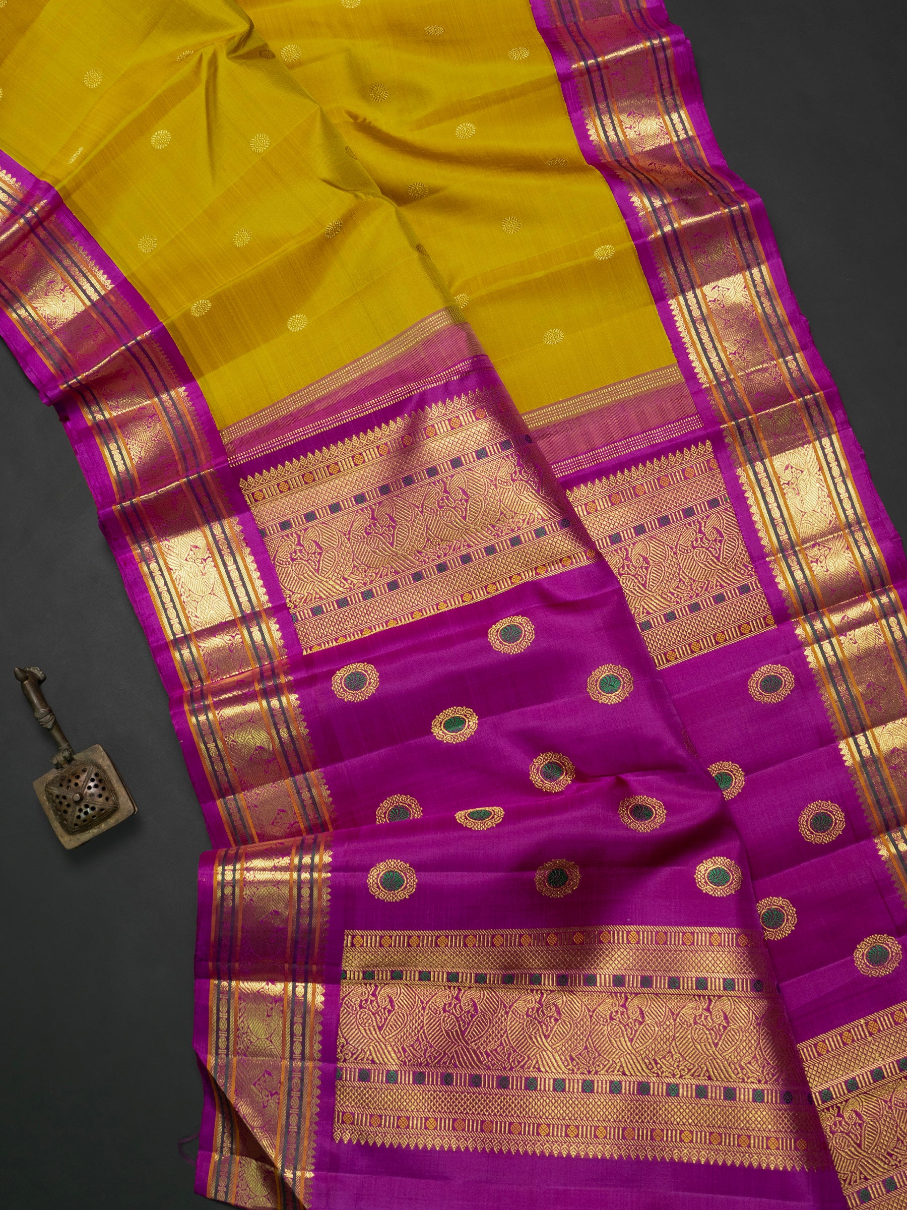 Sampanga and pink meenakari border and pallu kai korvai/ Kanjipuram Saree CLSA10052