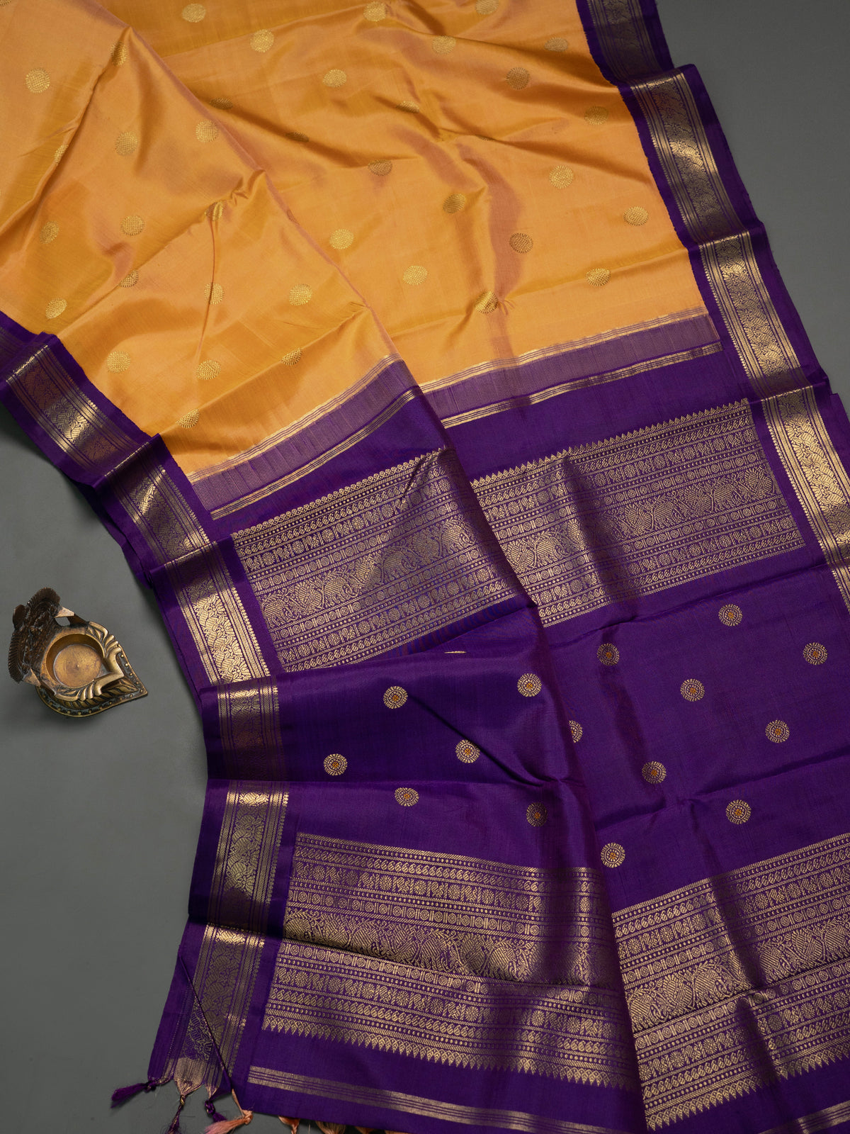 Yellow shot orange and purple small kai korvai border / Kanjipuram Silk Saree CLSA10053