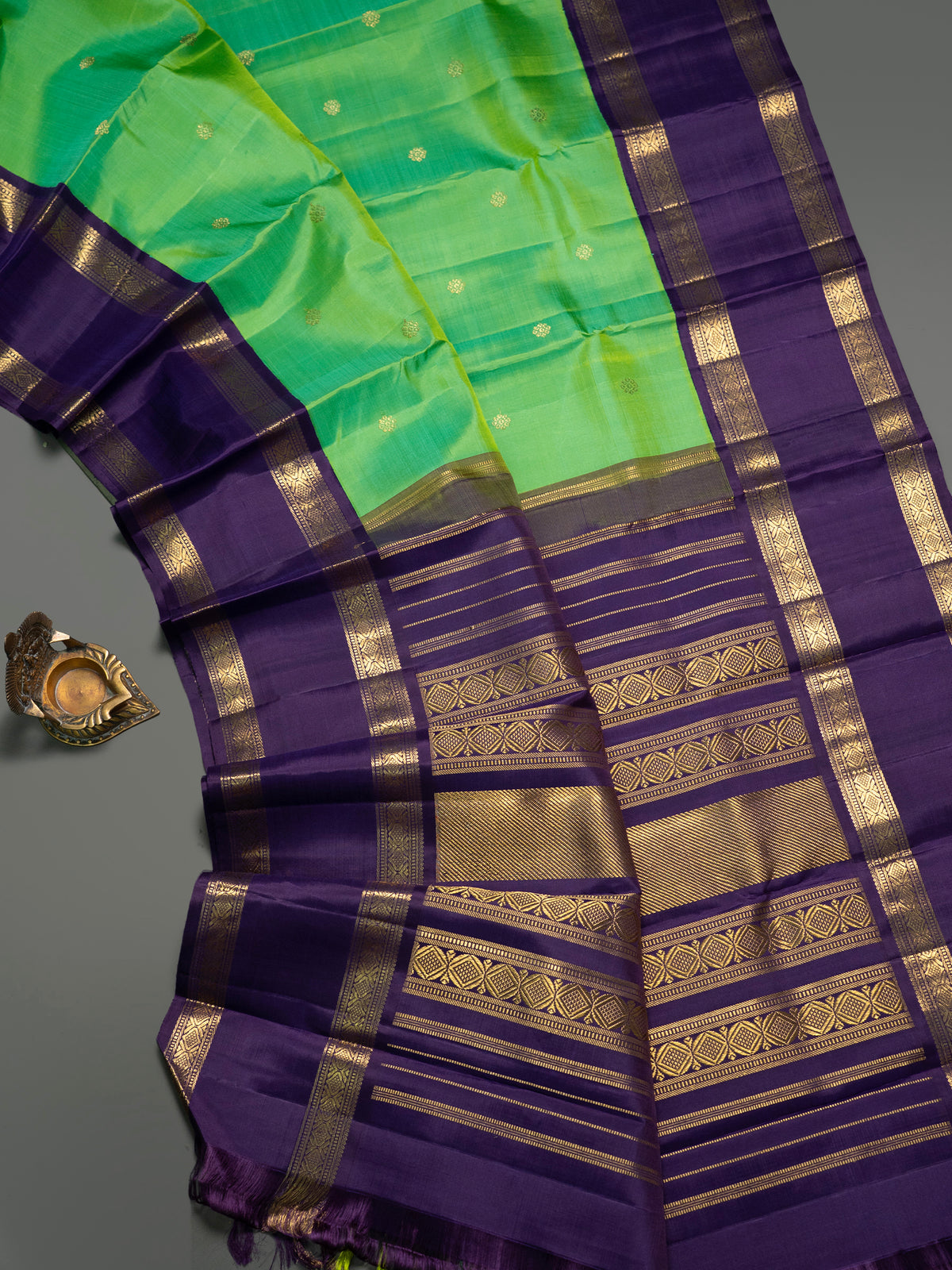 Vintage recreation  retta pet pure Zari Kanjipuram Silk Saree CLSA10130