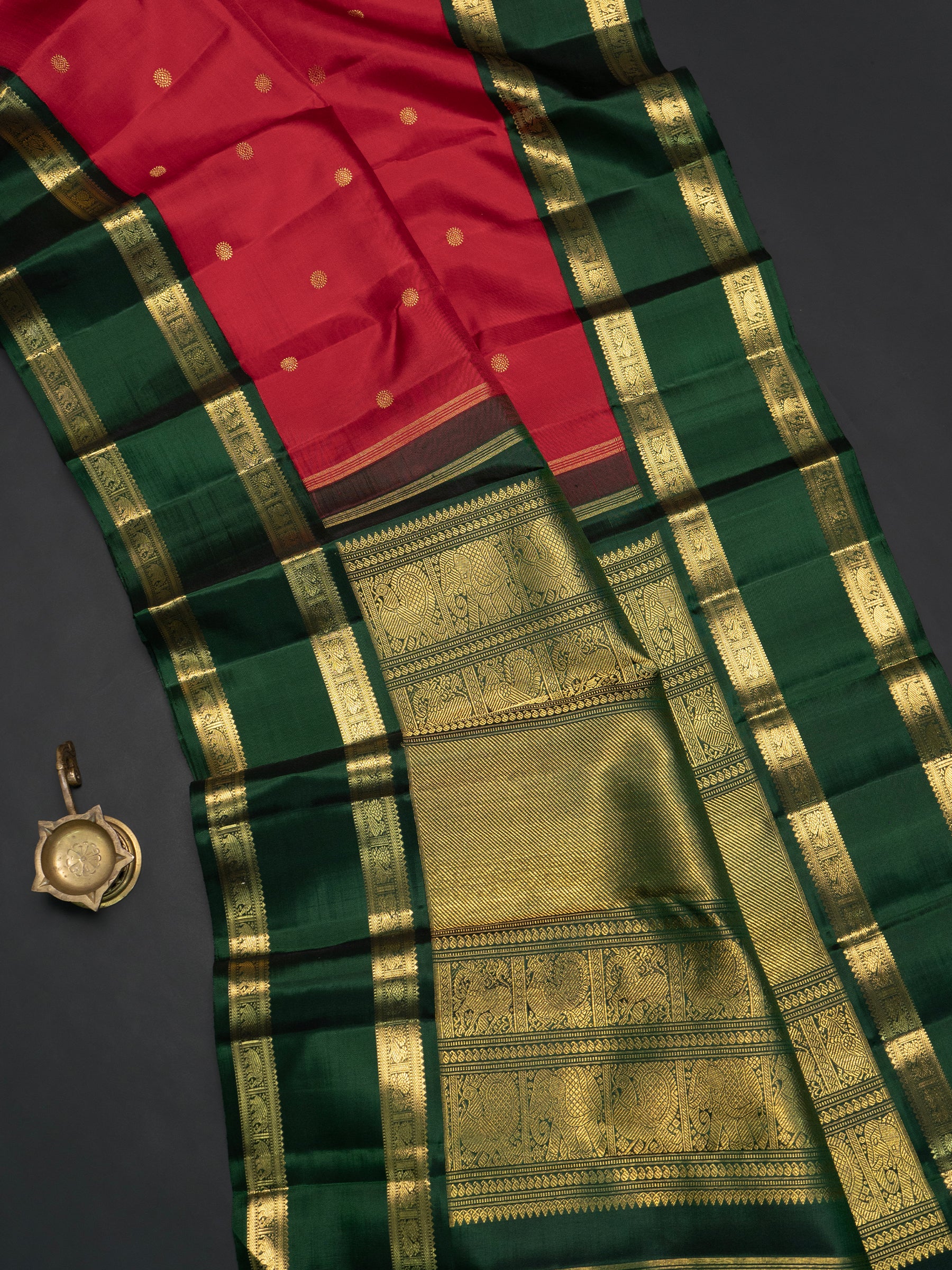 Vintage red and green rettapet border kai korvai/ Kanjipuram Saree CLSA10139
