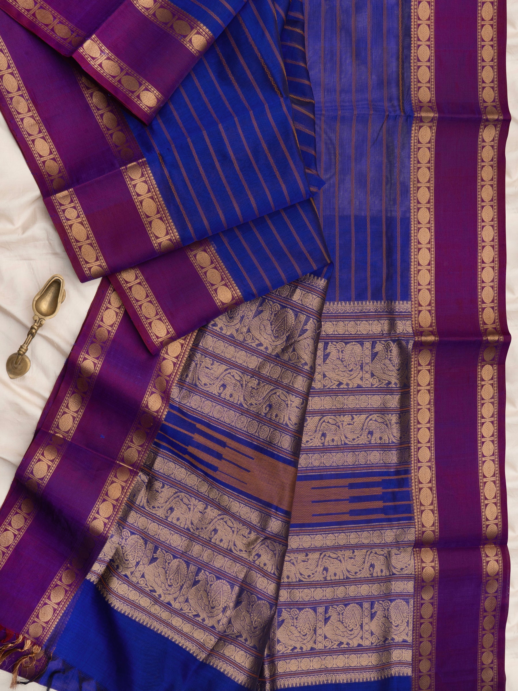 Ms blue veldhari rettapet border/ Silk Cotton Saree CLSA10200