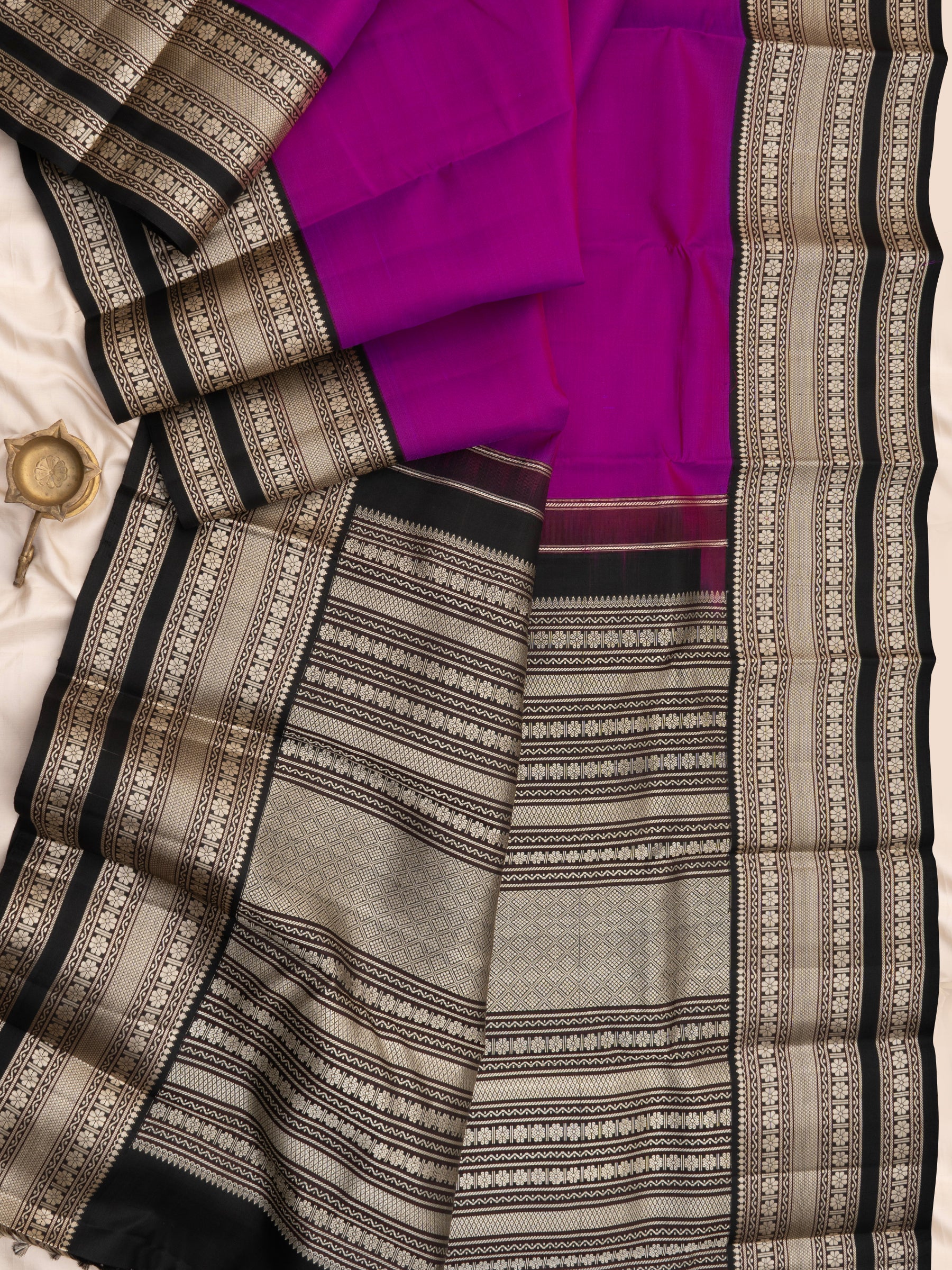 Vadamalli and black varisapet border/ Arani Silk Saree CLSA10205