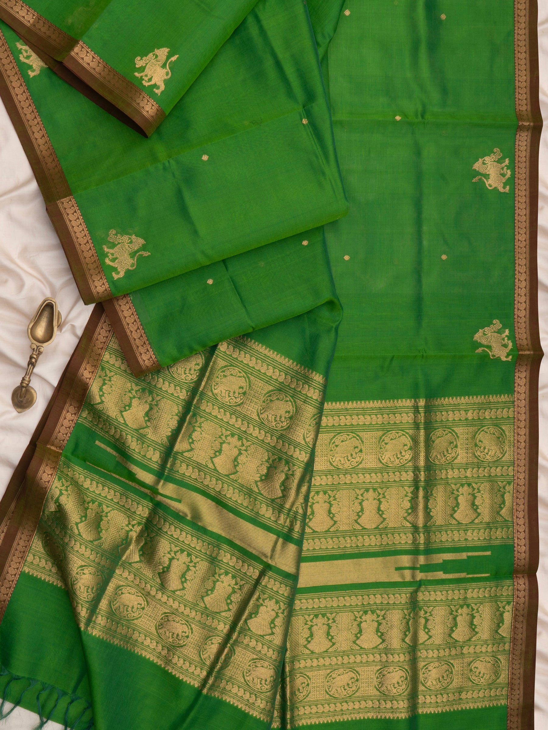 Parrot green small border/ Silk Cotton Saree CLSA10211