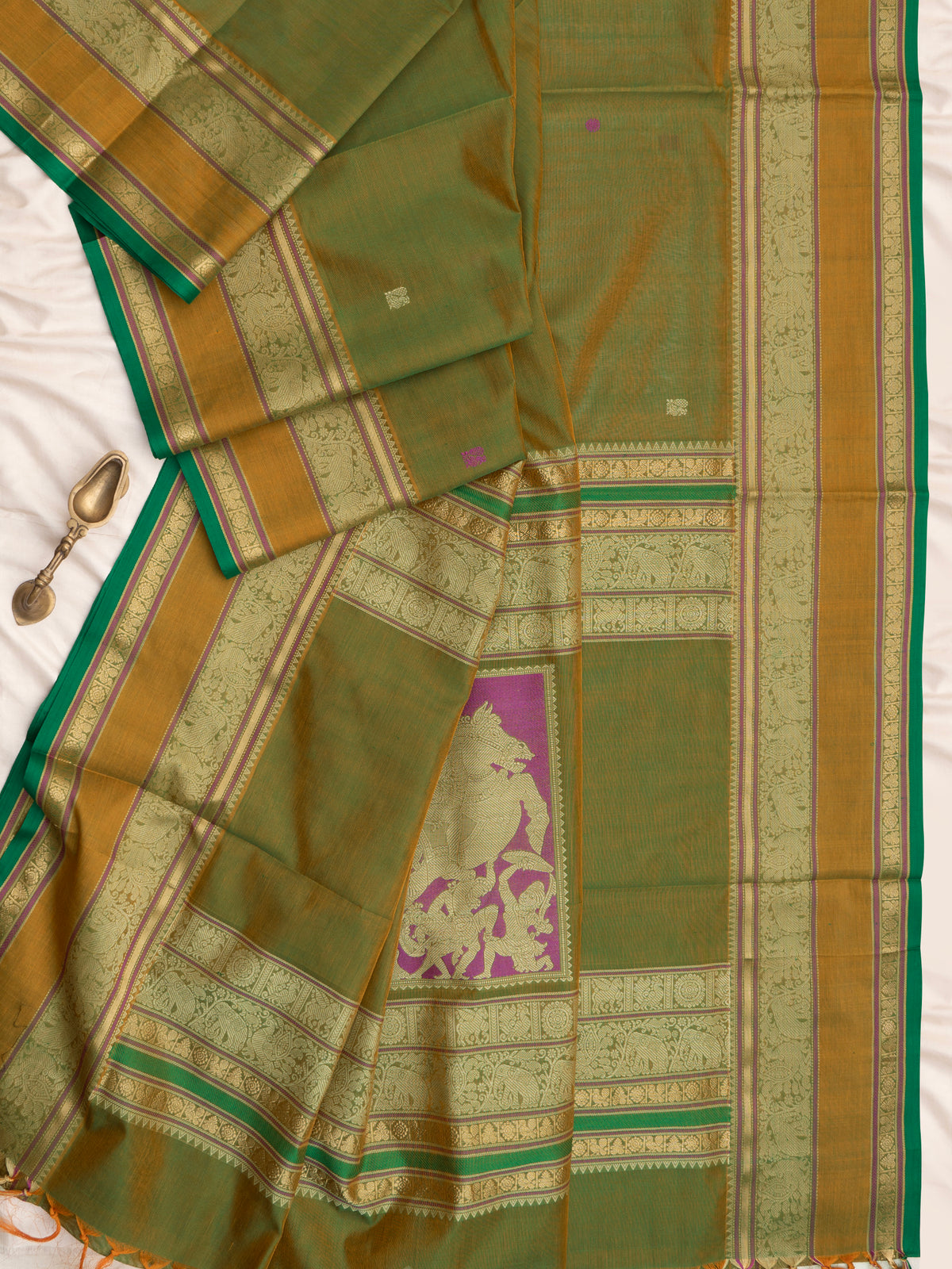 Manthulir body thread butta/Silk Cotton Saree CLSA10246