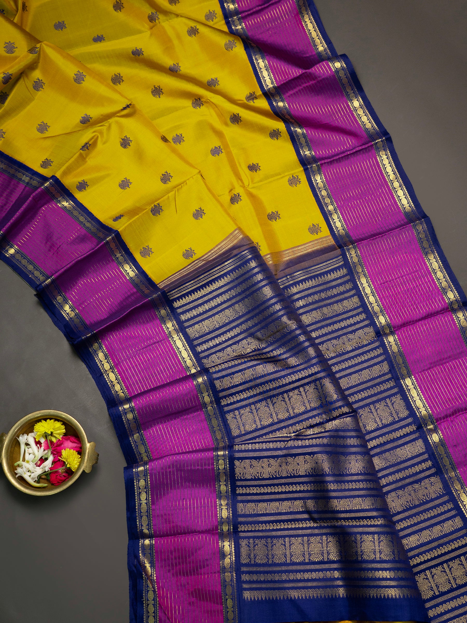 Sampanga Yellow varisapet Korvai Kanjipuram Silk Saree CLSA10381