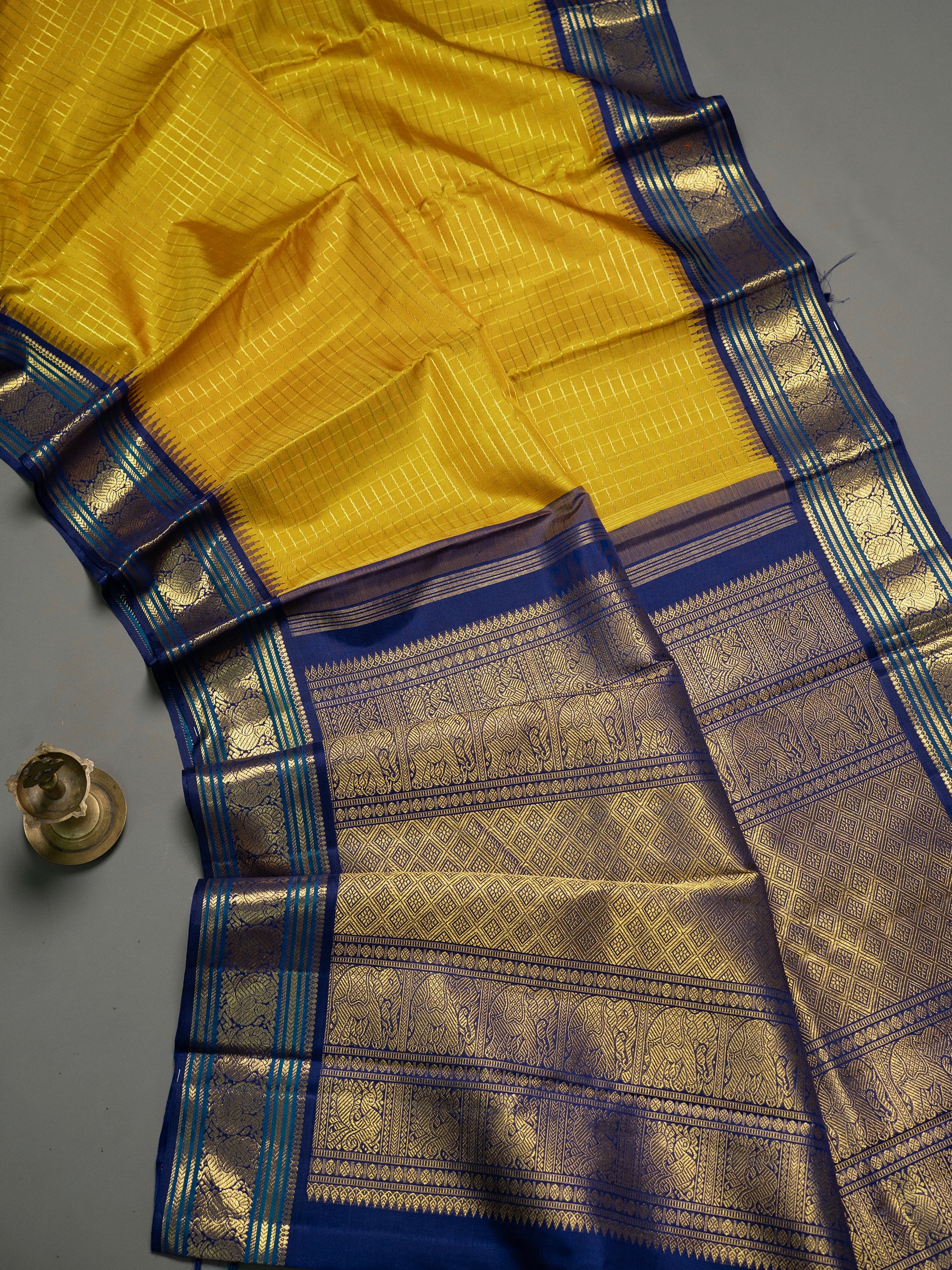 Veldhari Kattam with temple Korvai  / Kanjipuram Silk Saree CLSA10622