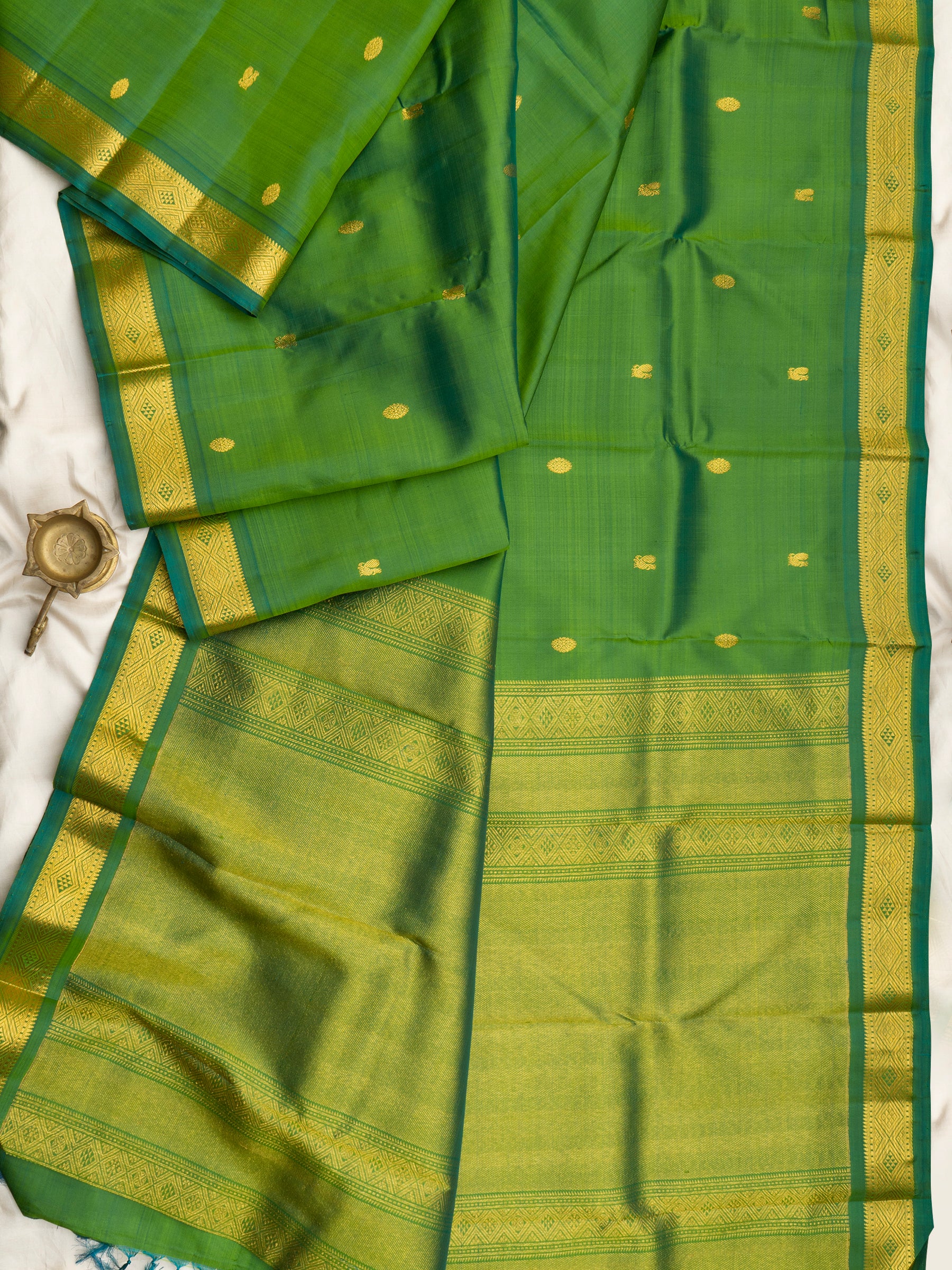 Green small border/ Arani Silk Saree CLSA10842