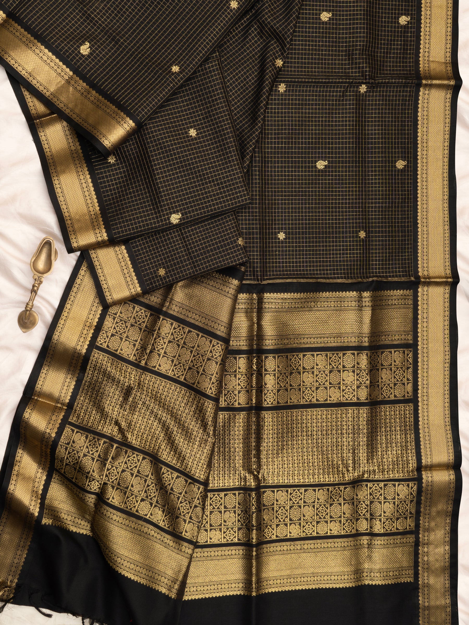Black kattam butta / Premium Silk Cotton Saree CLSA10913