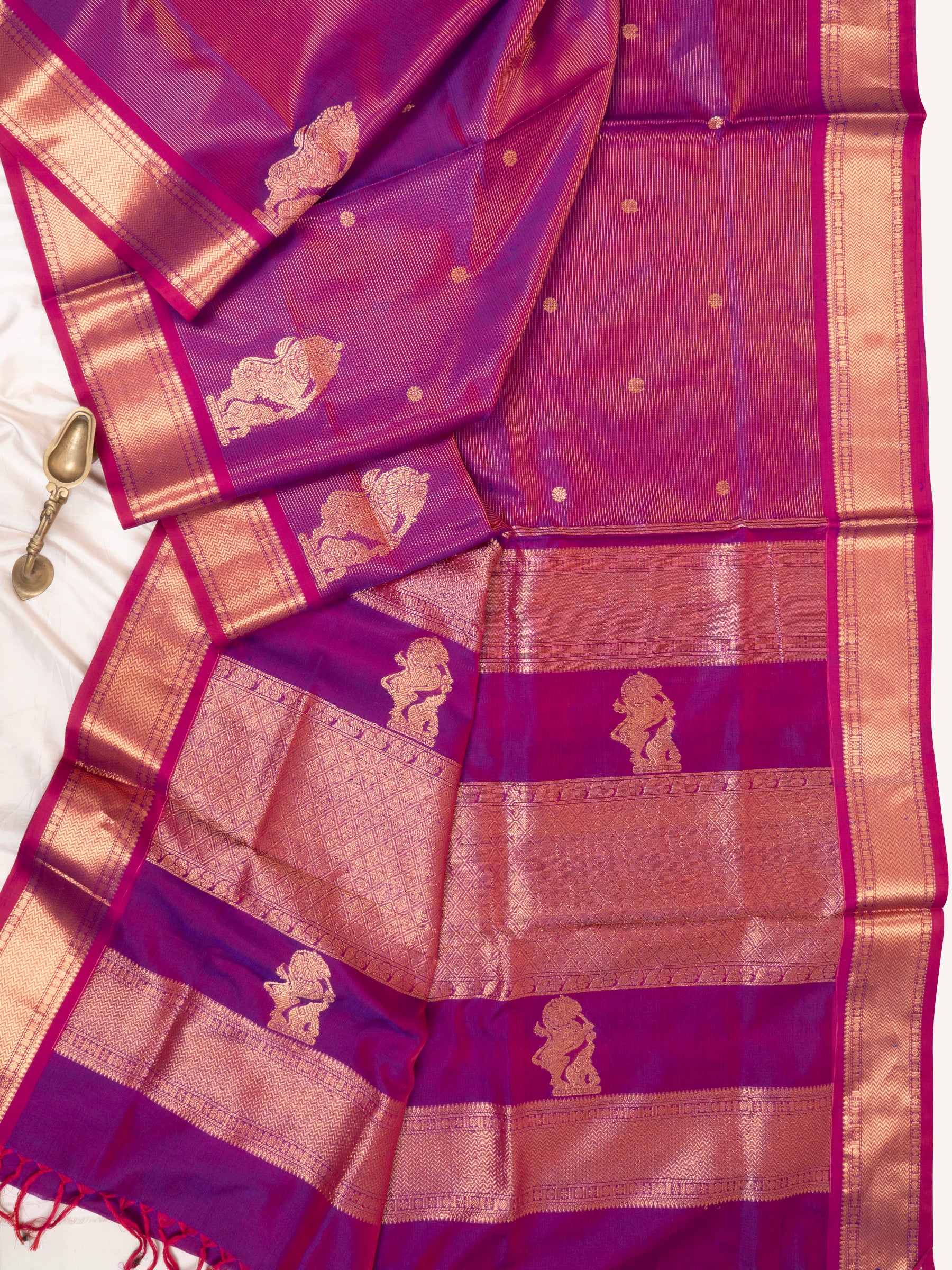 Vadamalli shot pink yazhli bettu butta/ Premium Silk Cotton Saree CLSA10914