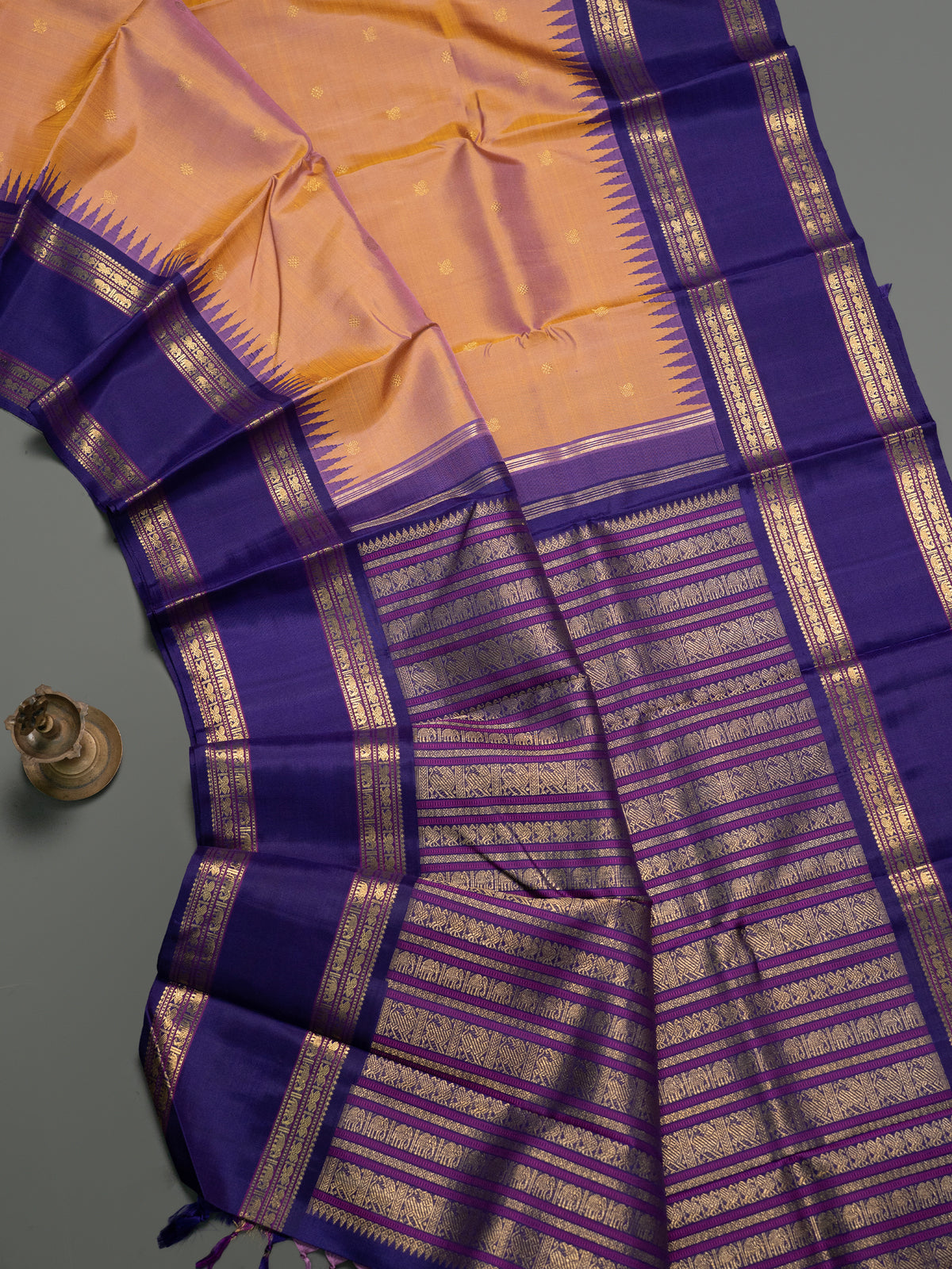 Vintage style Korvai Pure Kanjipuram Silk Saree CLSA10973