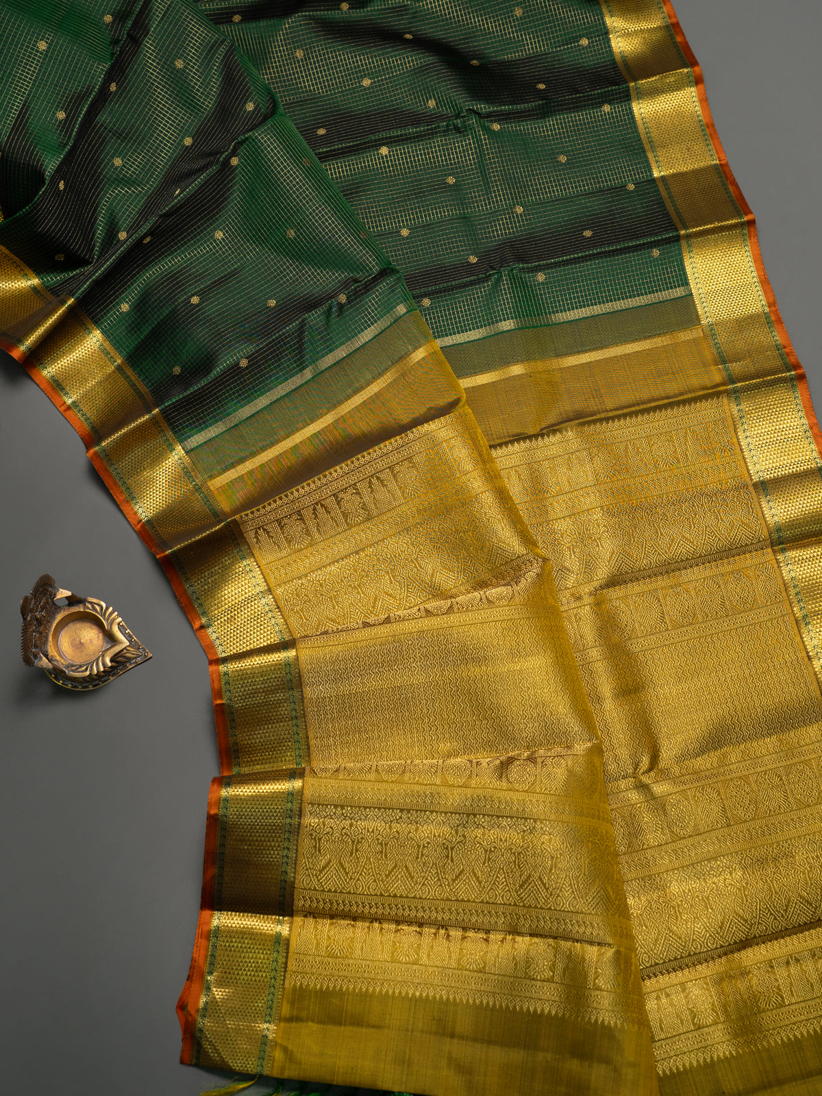 Green Zari checks with butta/Kanjipuram Silk Saree CLSA11609