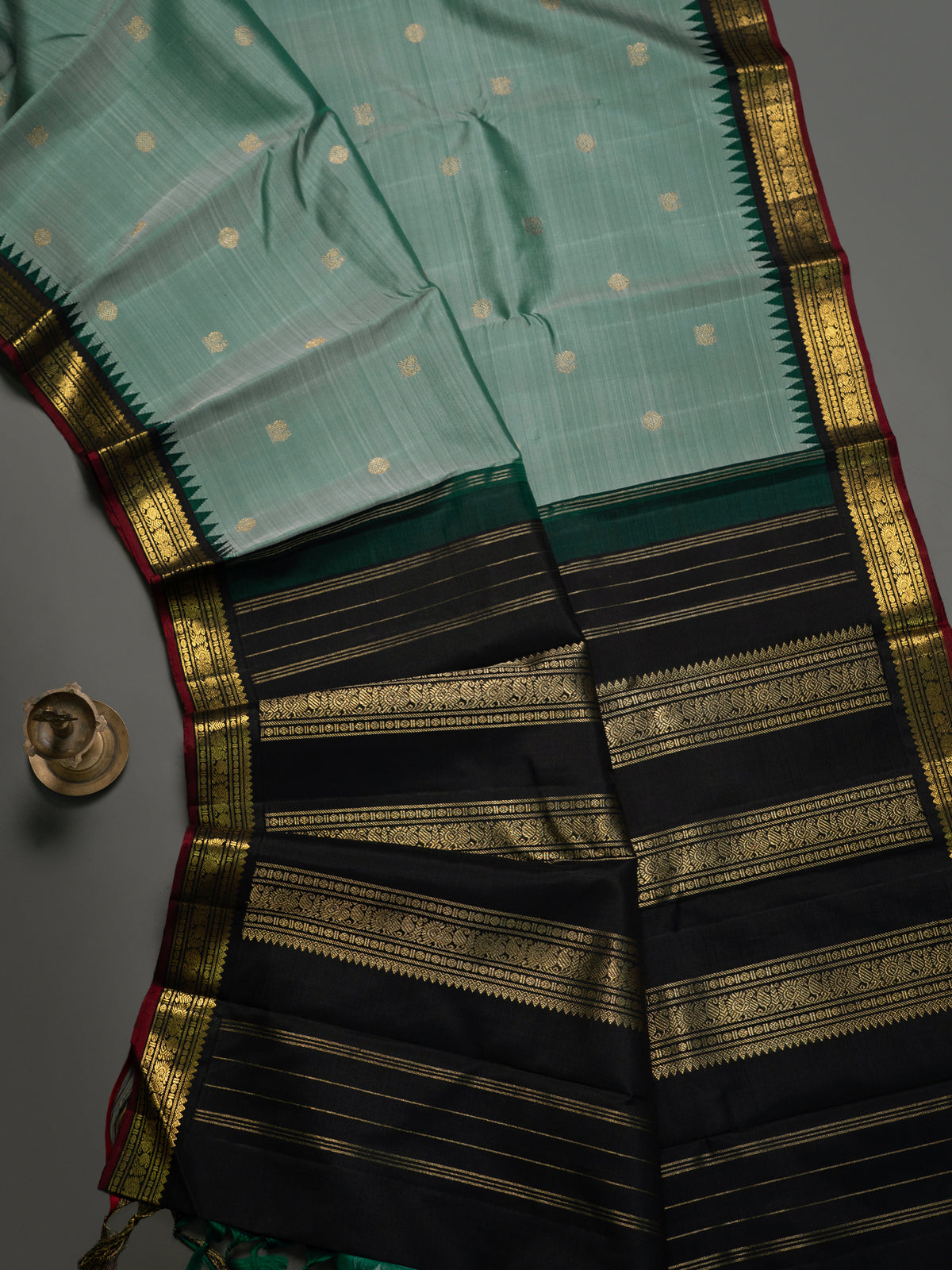 Unusual pastel green small temple /Kanjipuram Silk Saree CLSA11662