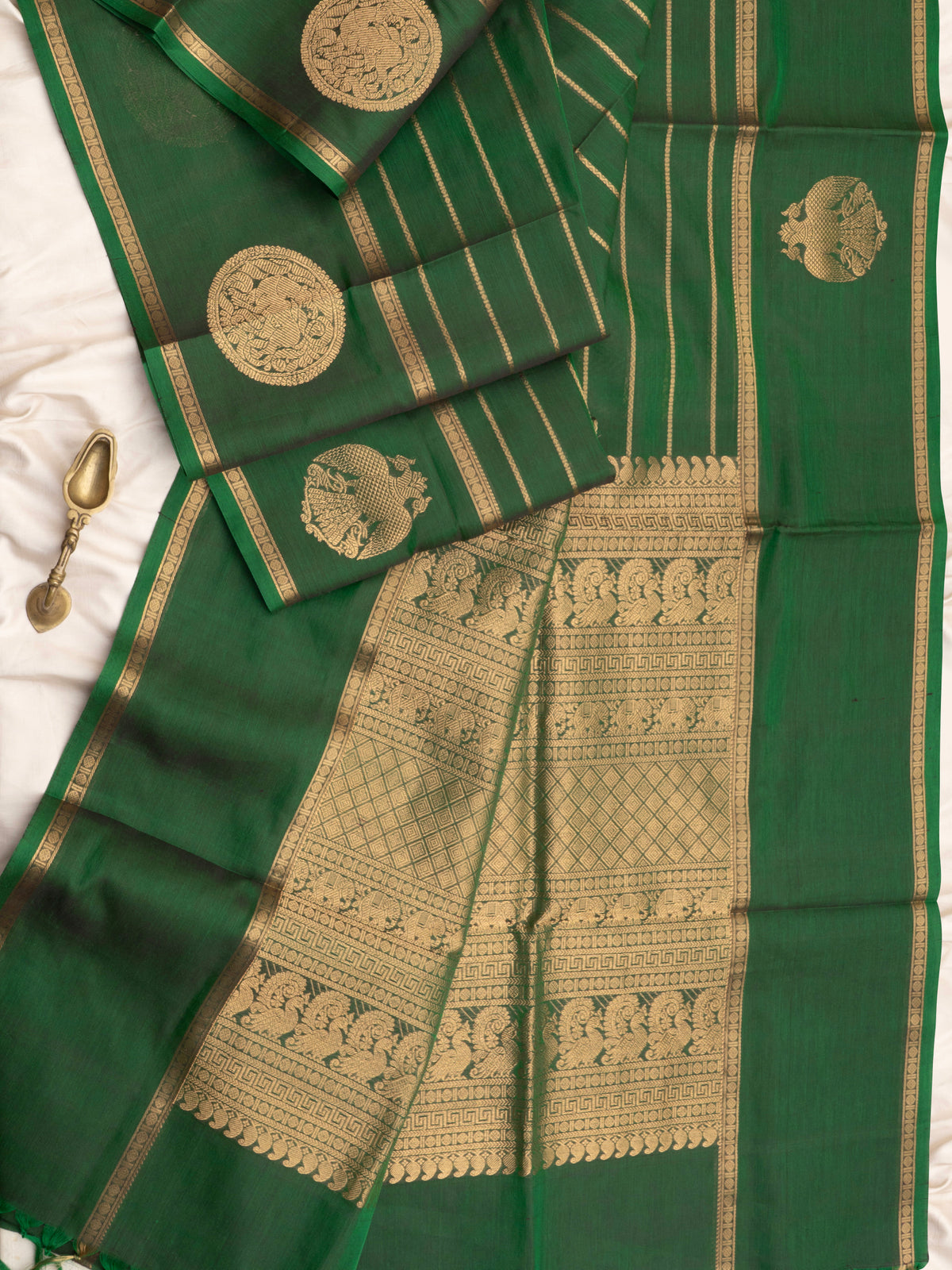 Bottle green veldhari and border butta / Silk Cotton Saree CLSA11843