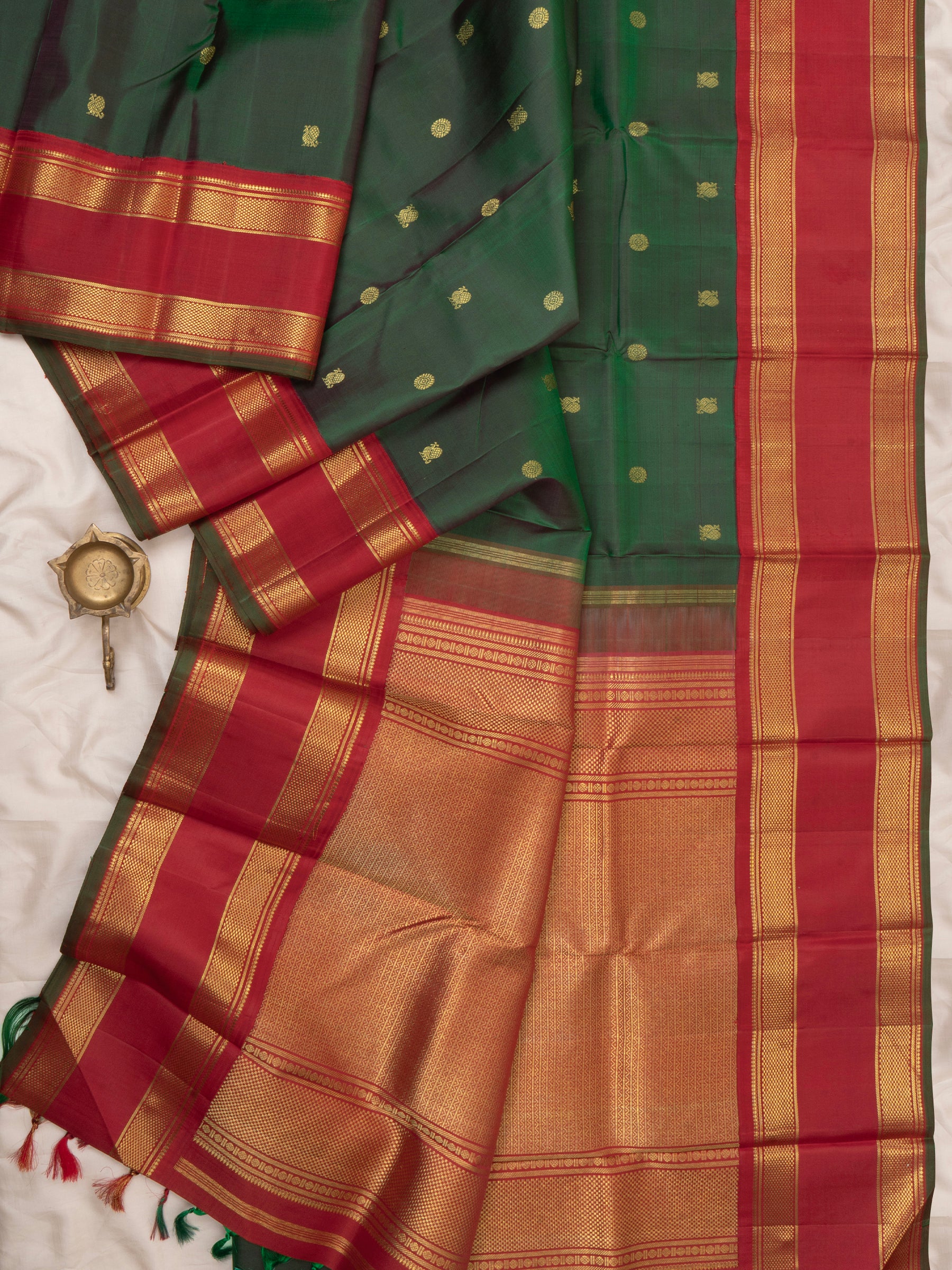 Dark green and deep red rettapet border kai korvai/ Kanjipuram silk Saree CLSA207