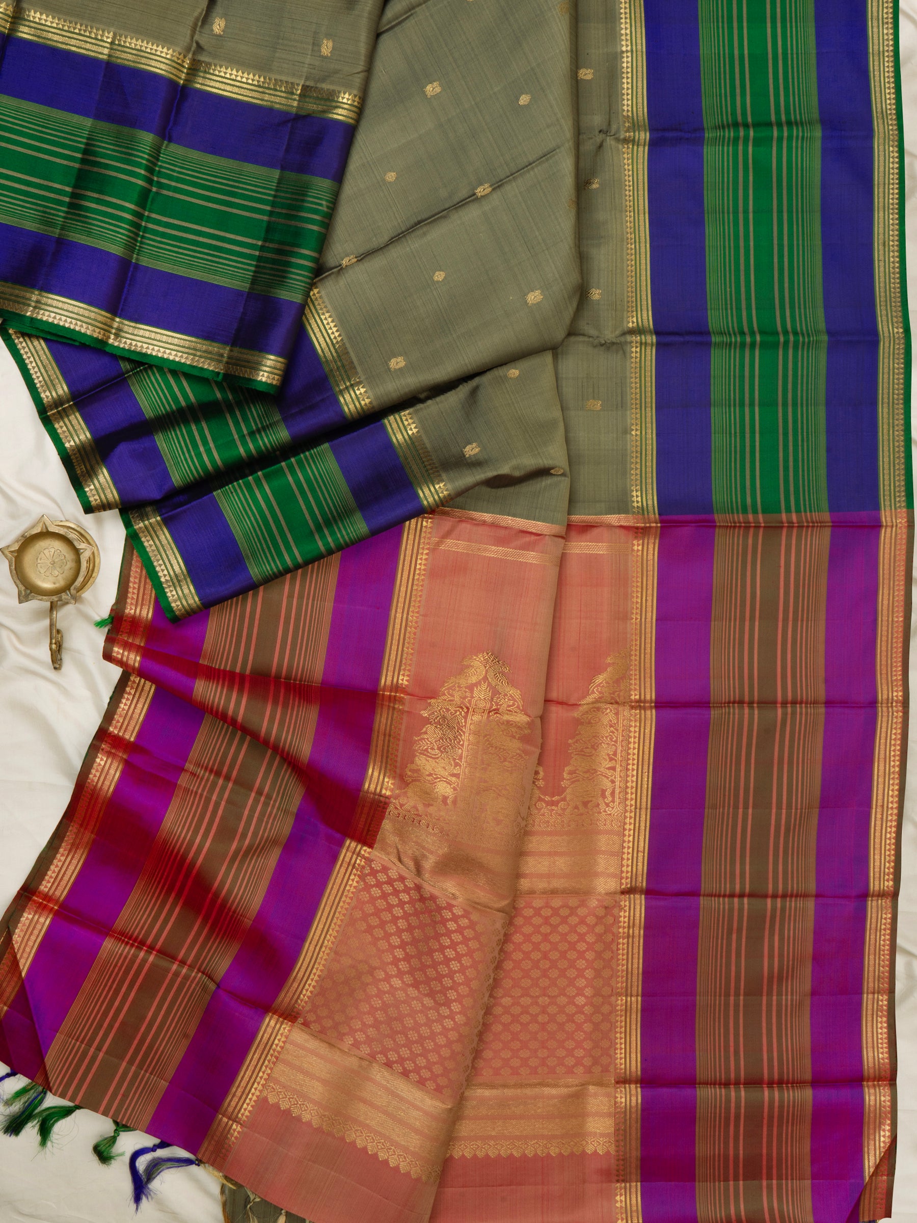 Grey aduku punai pet border / Kanjipuram silk Saree CLSA2226