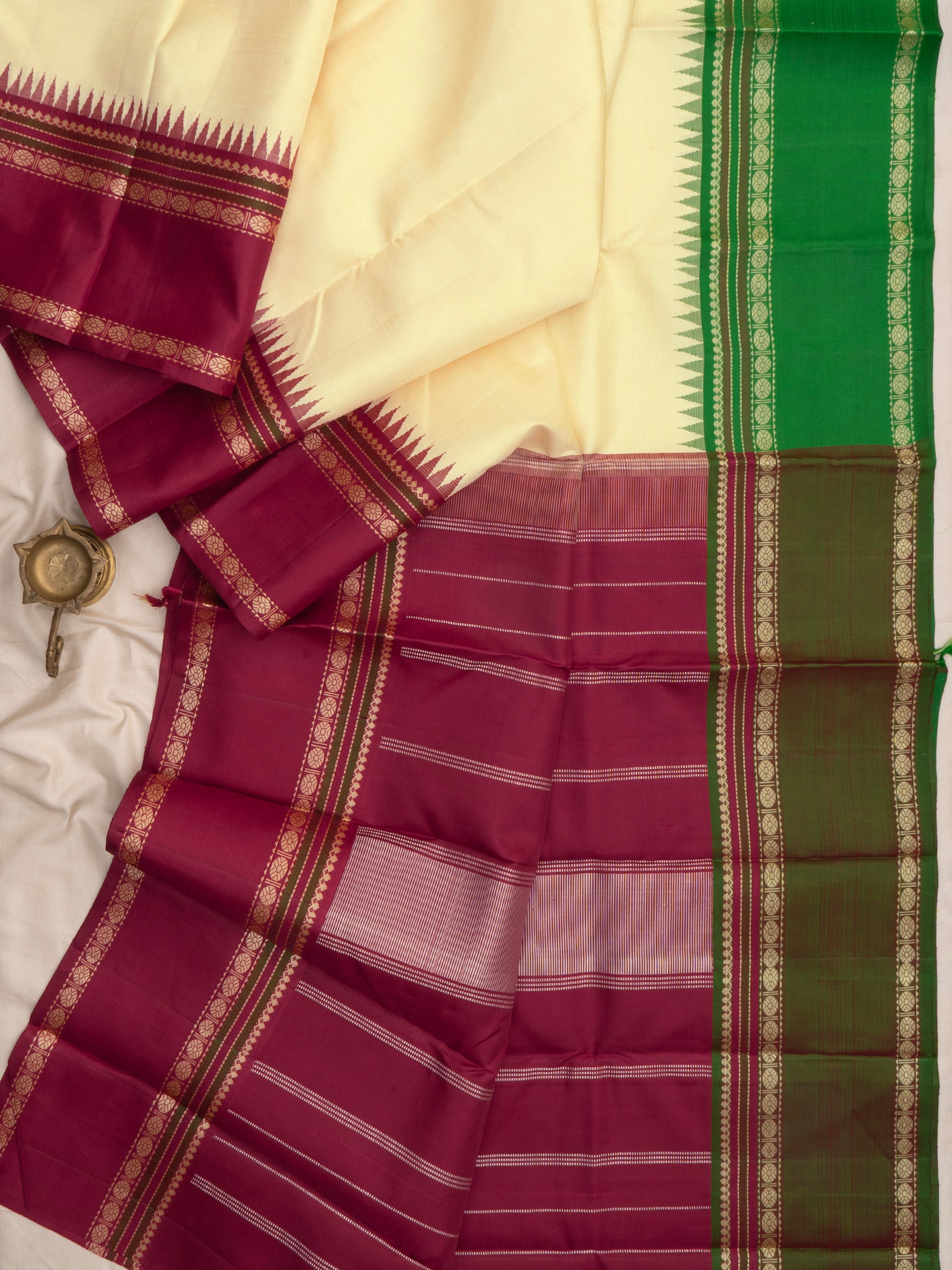 Offwhite ganga jamuna border/ Arani Silk Saree CLSA2574