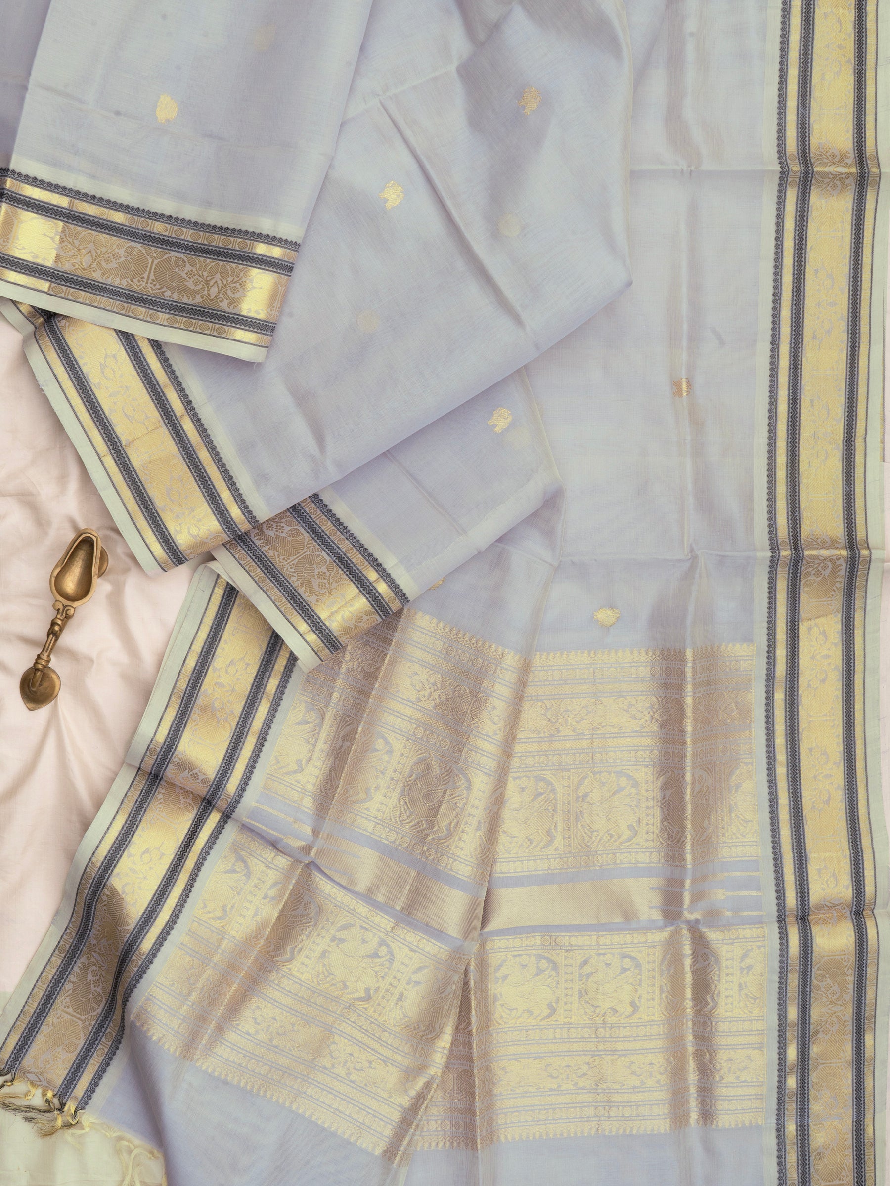 Silverish grey getti border / Silk Cotton Saree CLSA2940