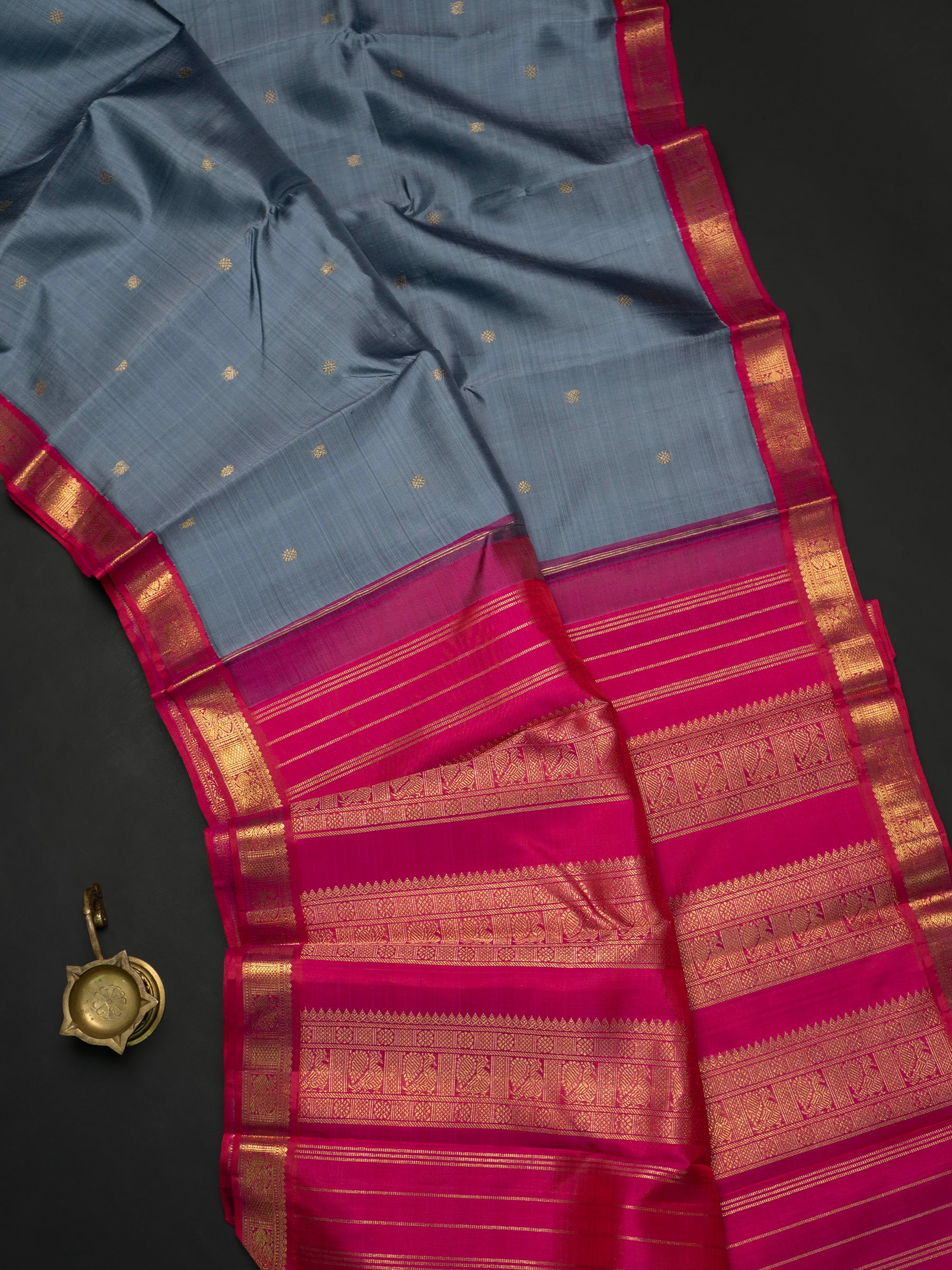 Grey and pink kai korvai small border/ Kanjipuram Saree CLSA3179