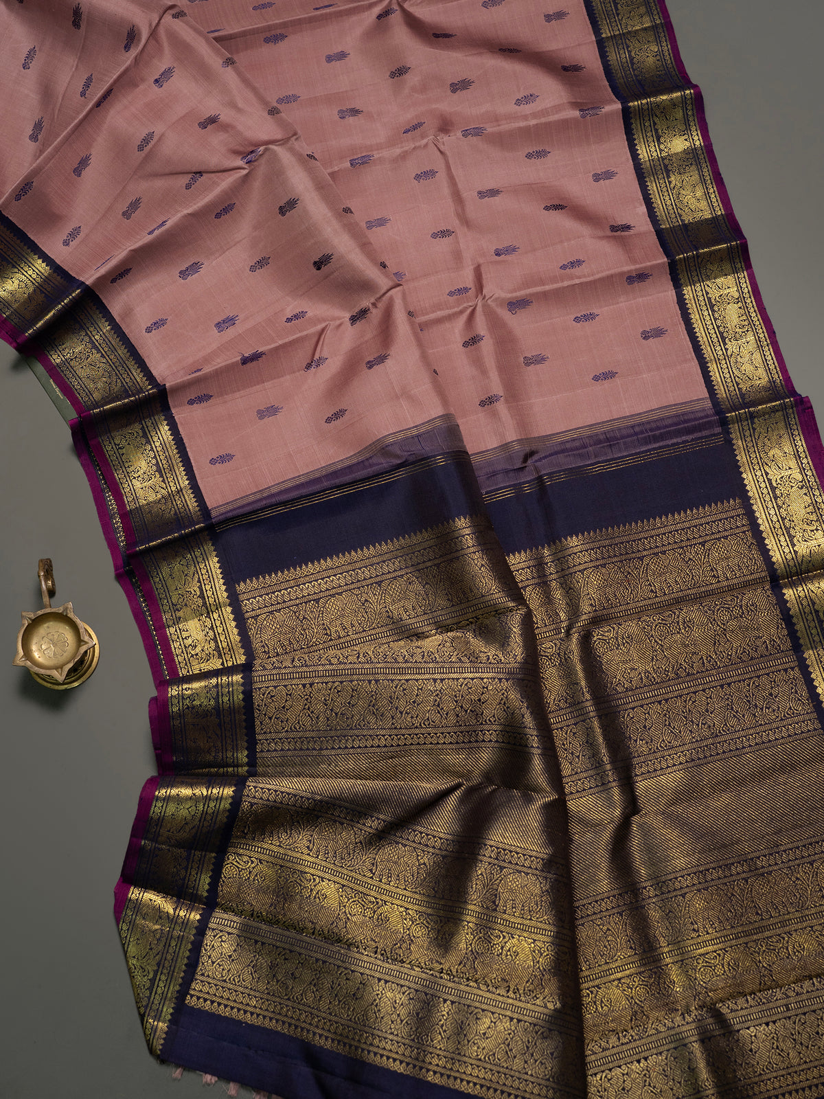 Geva shade thread butta and deep purple kai korvai/ Kanjipuram Silk Saree CLSA3686