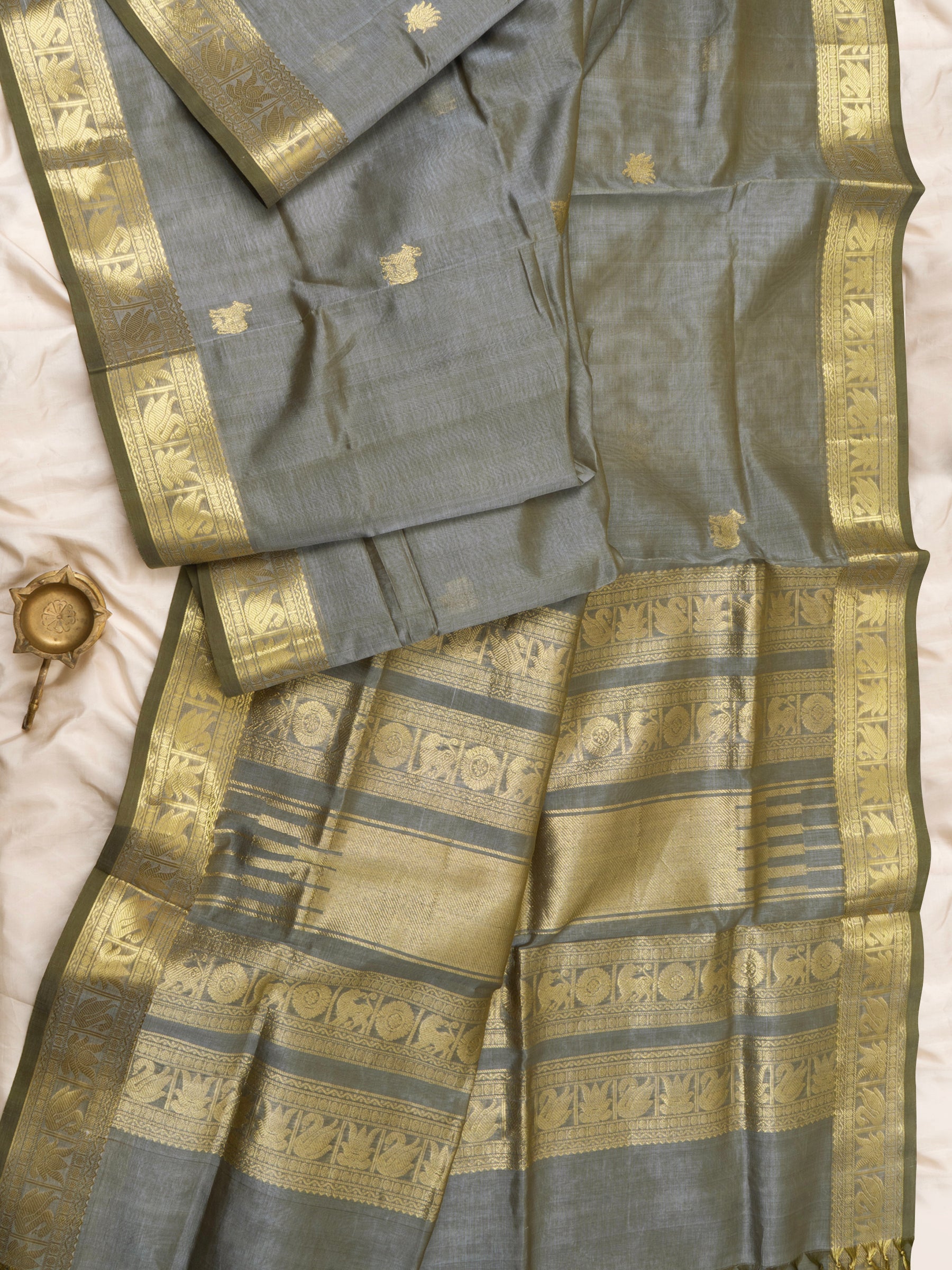 Greyish komatha and tamarai butta / Silk Cotton Saree CLSA3726