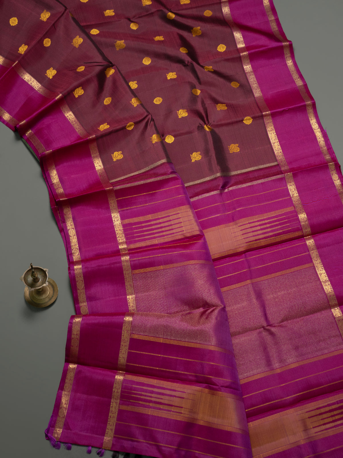 Paaku Annam chakram Butta Kanjipuram Silk Saree CLSA5569