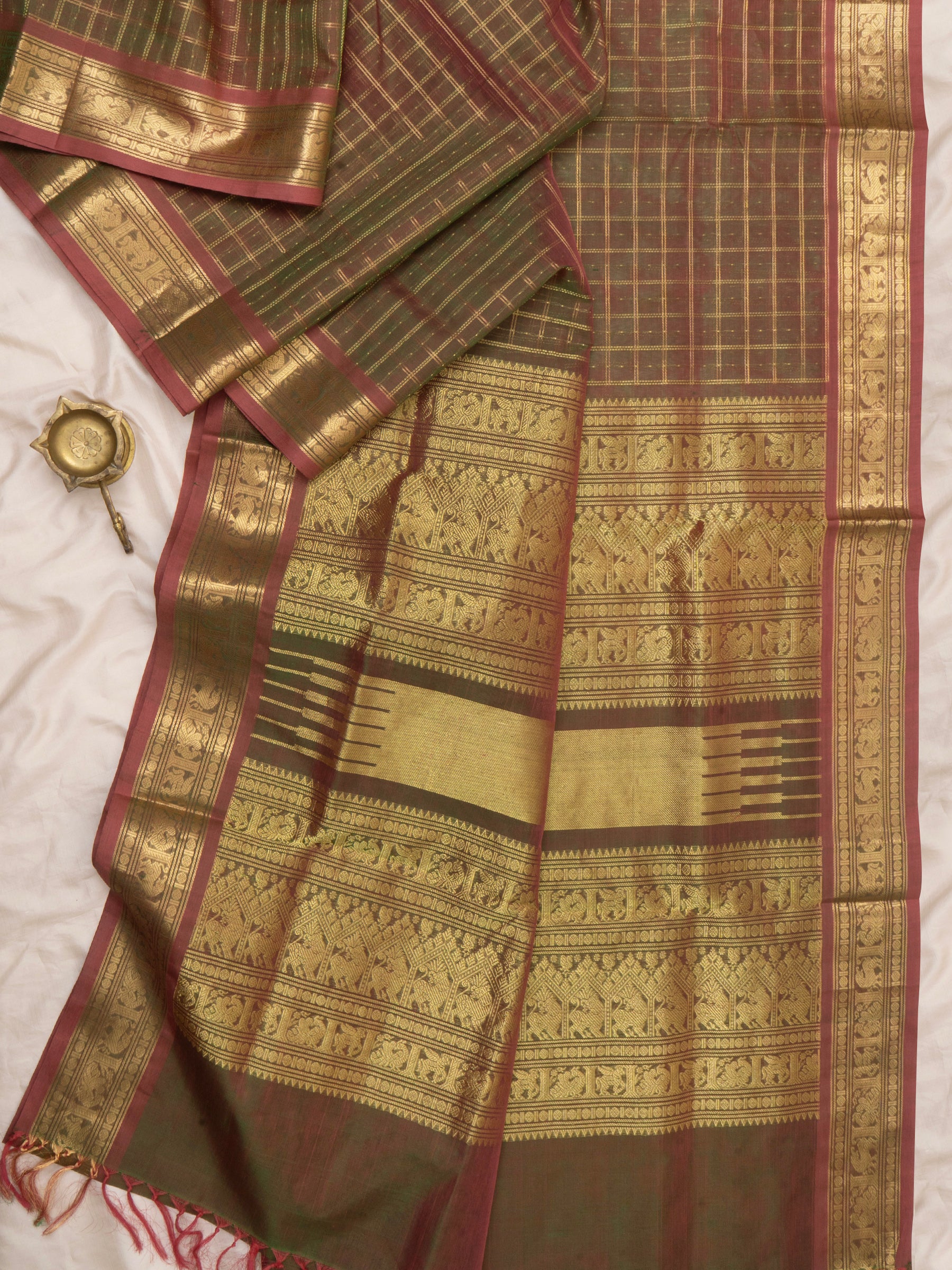Maanthulir kattam / Silk Cotton Saree CLSA5978