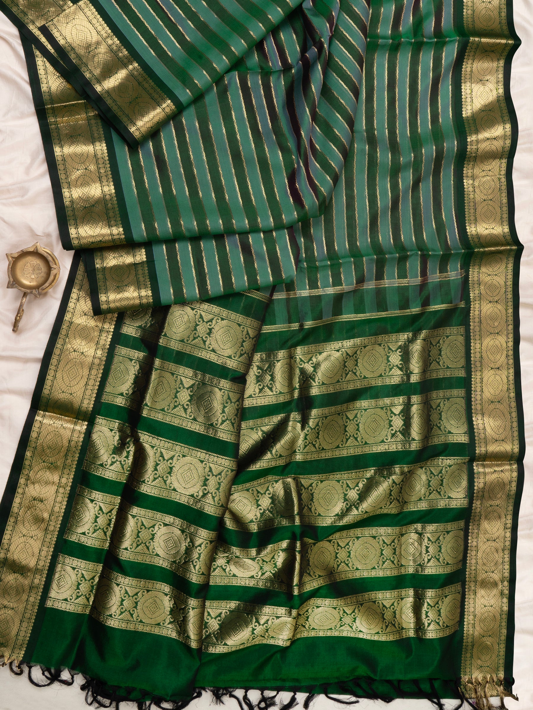 Green vintage veldhari / Silk Cotton Saree CLSA5989